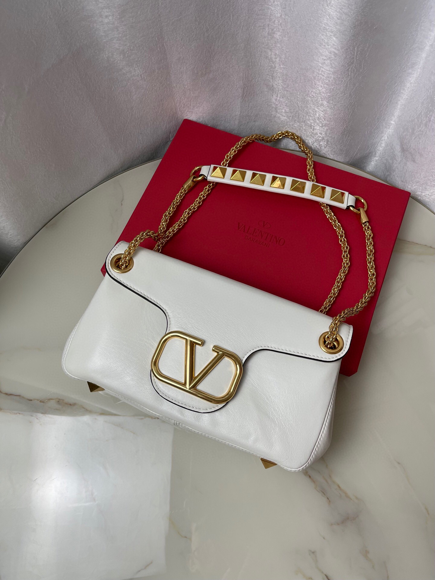 Valentino Stud Sign