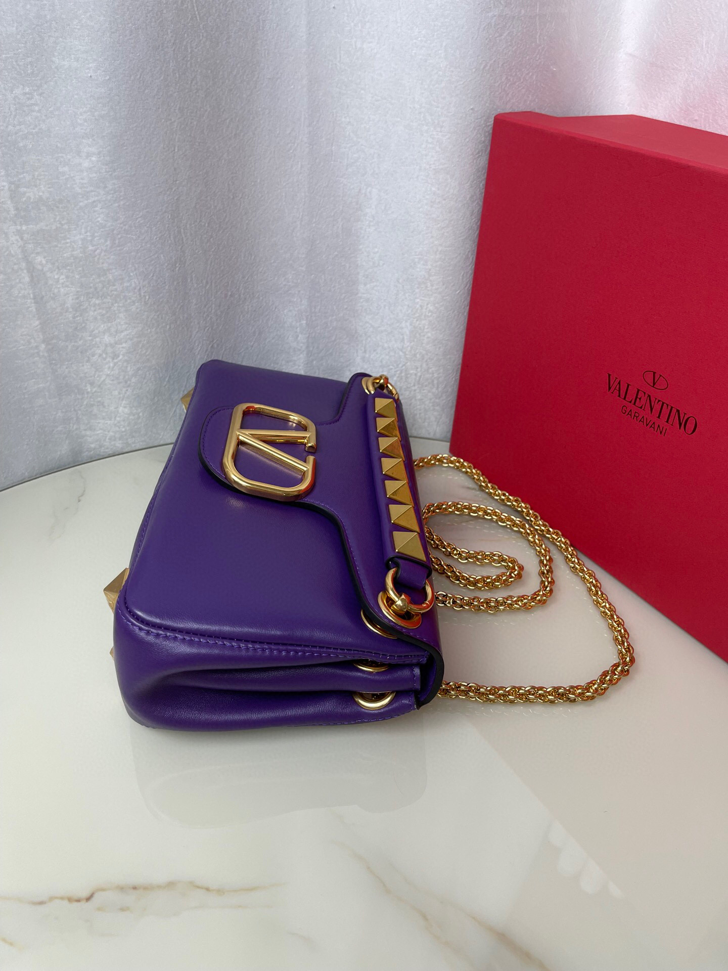 Valentino Stud Sign
