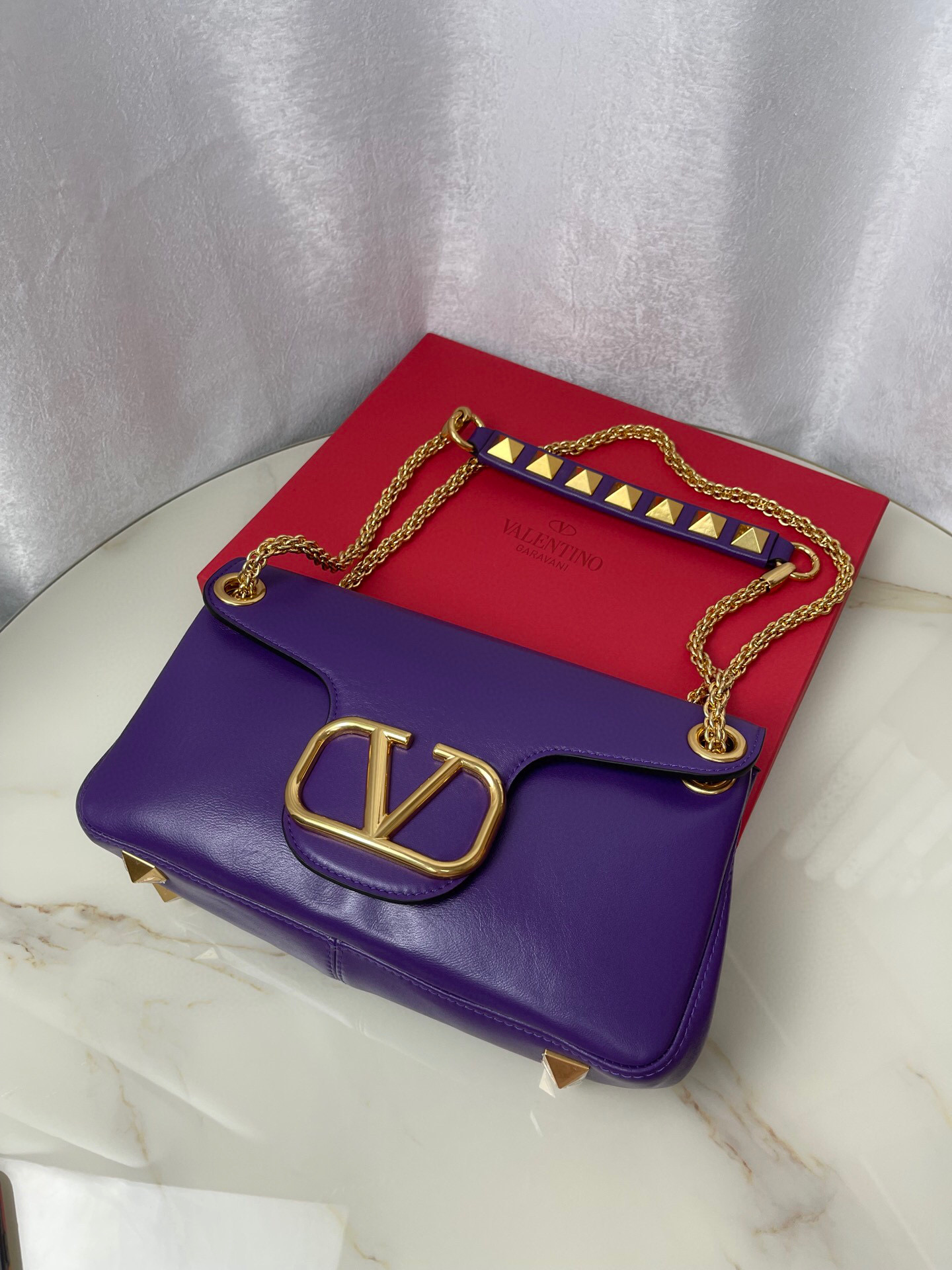 Valentino Stud Sign