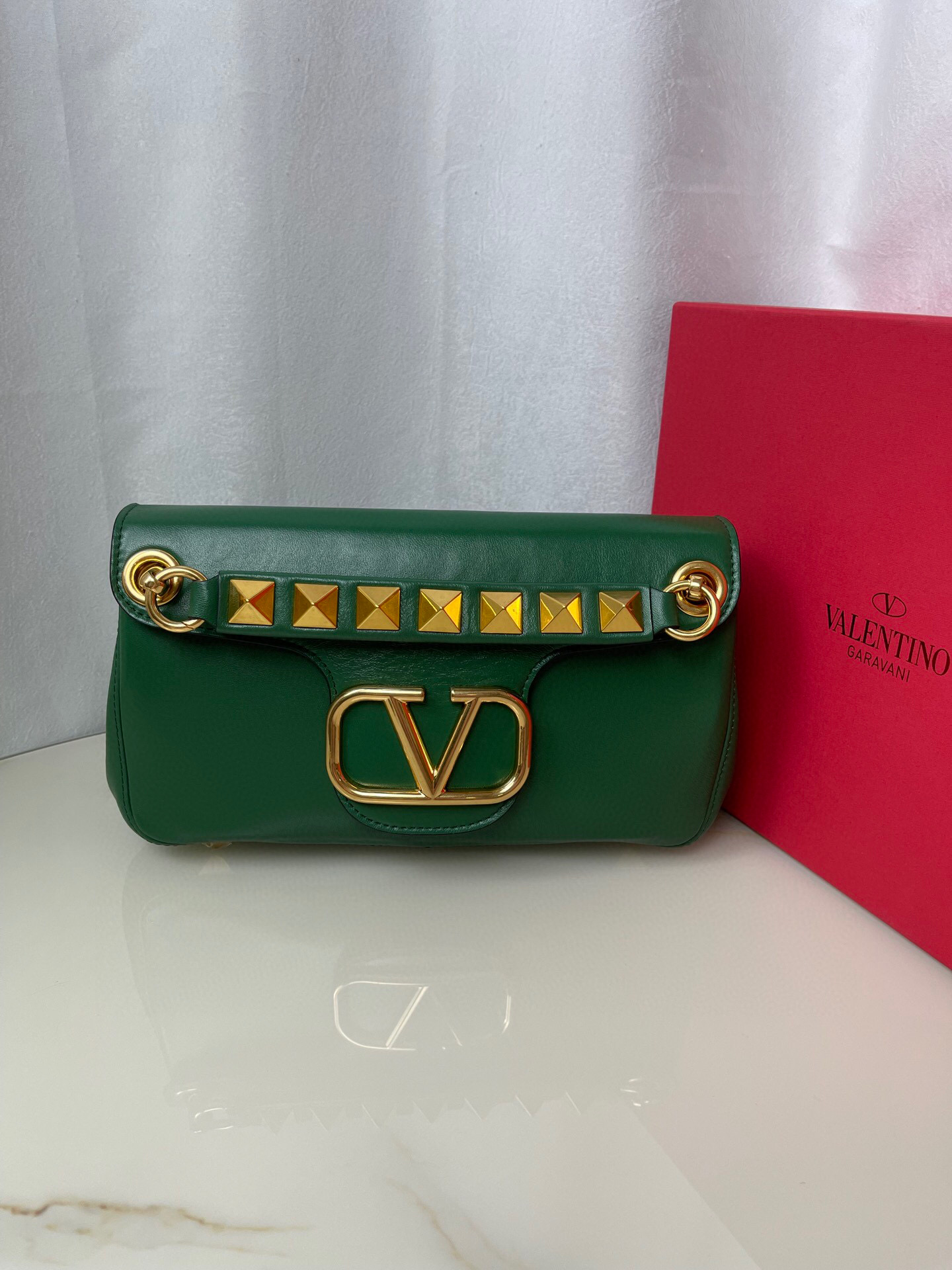 Valentino Stud Sign