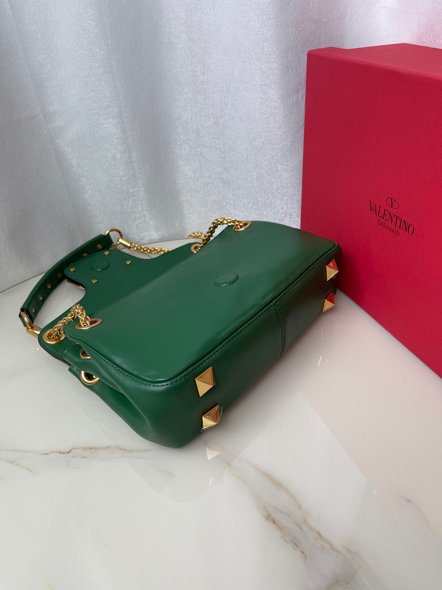 Valentino Stud Sign