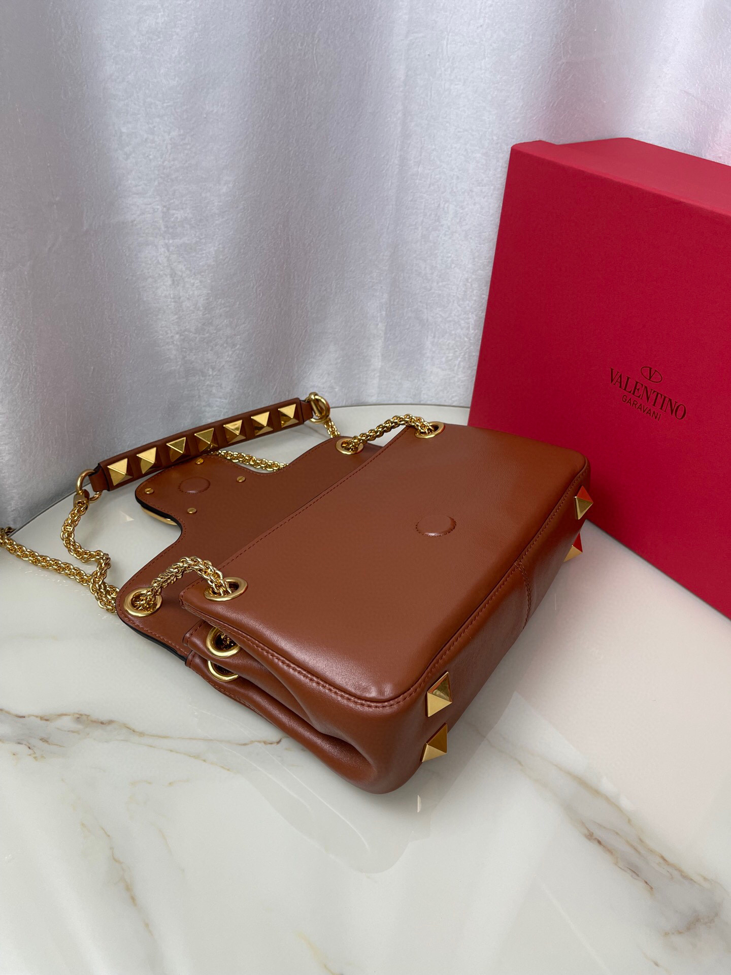 Valentino Stud Sign