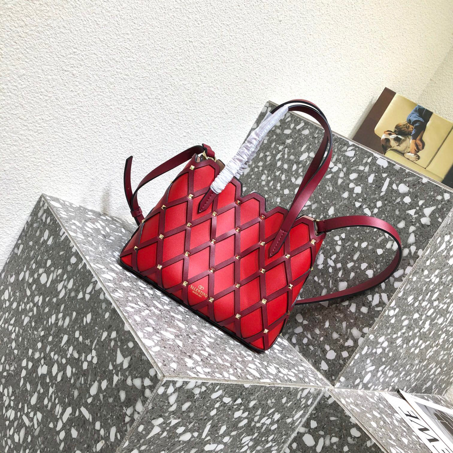 Valentino Beehive