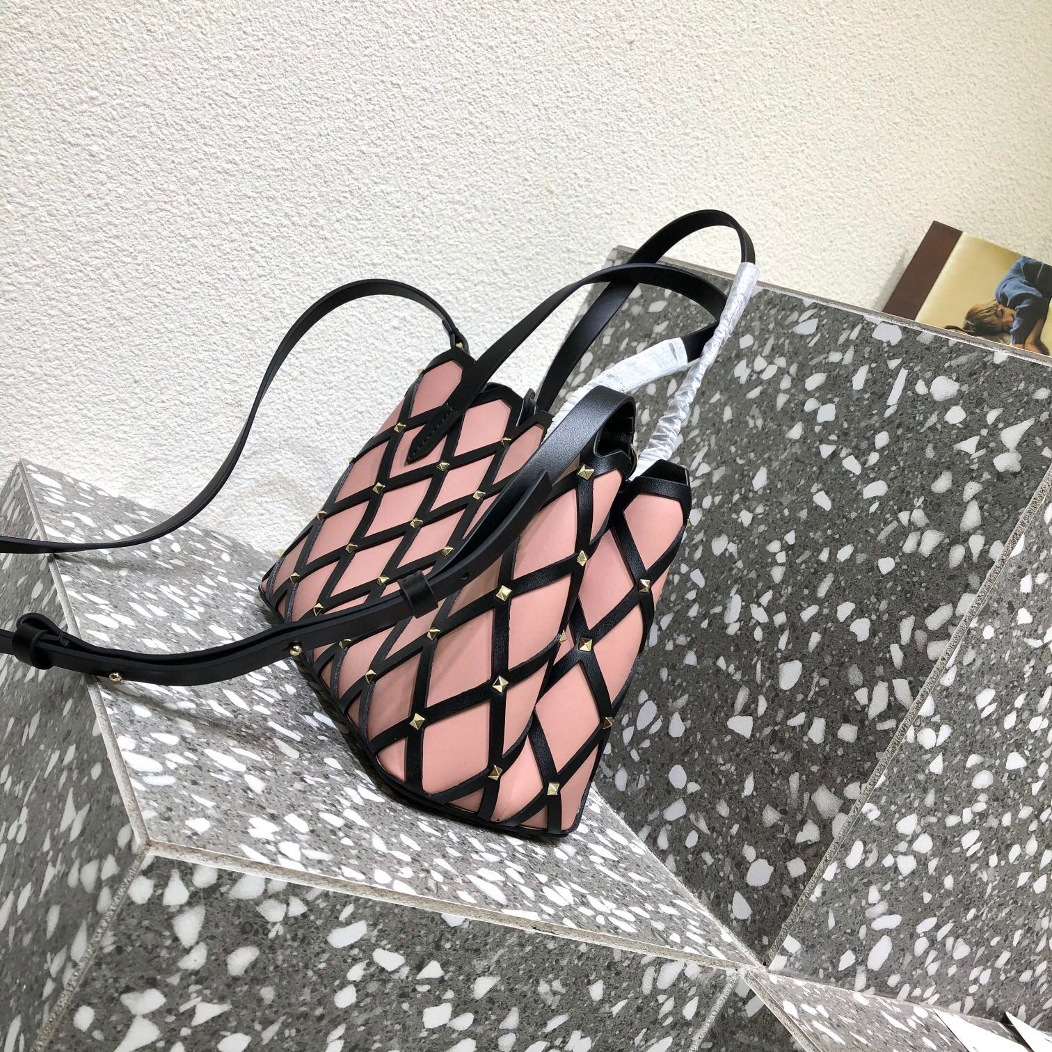 Valentino Beehive