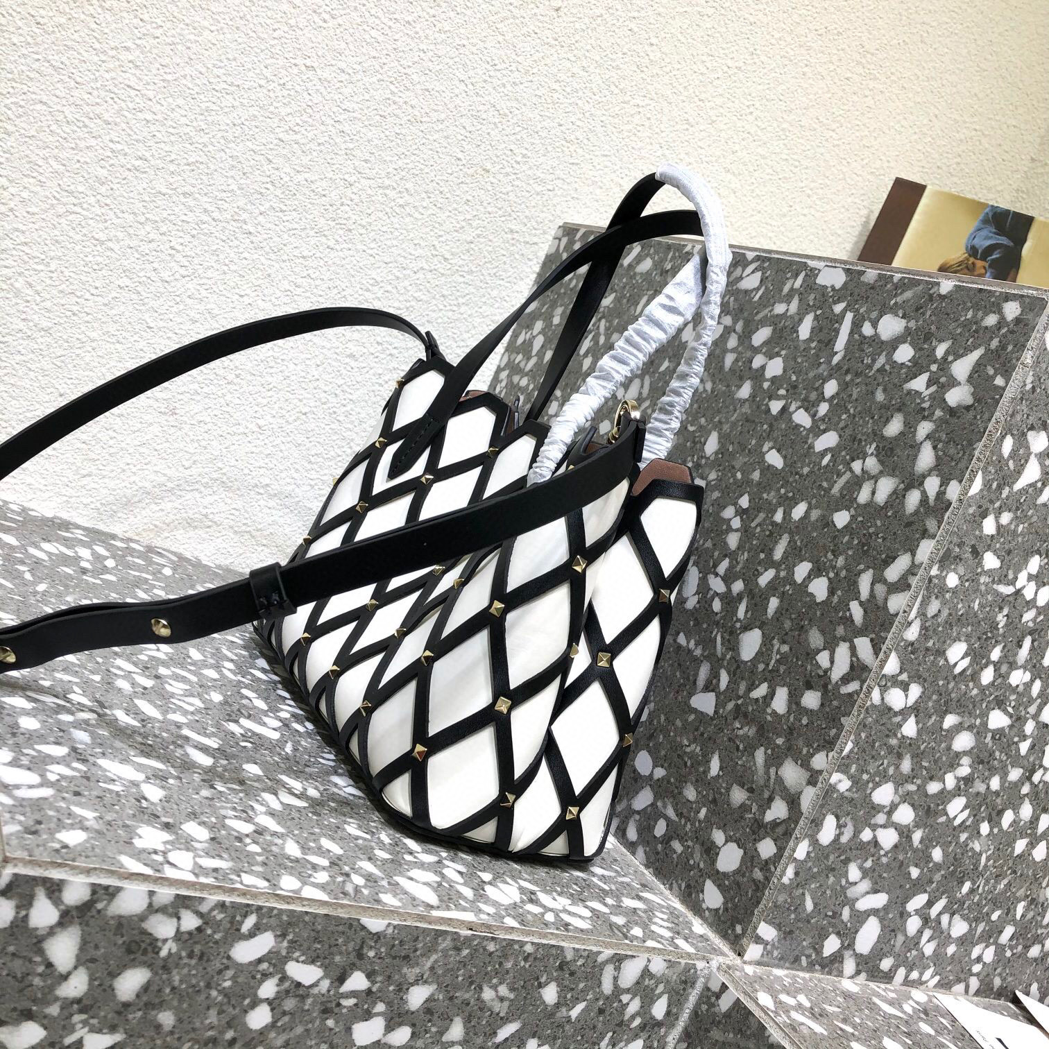 Valentino Beehive