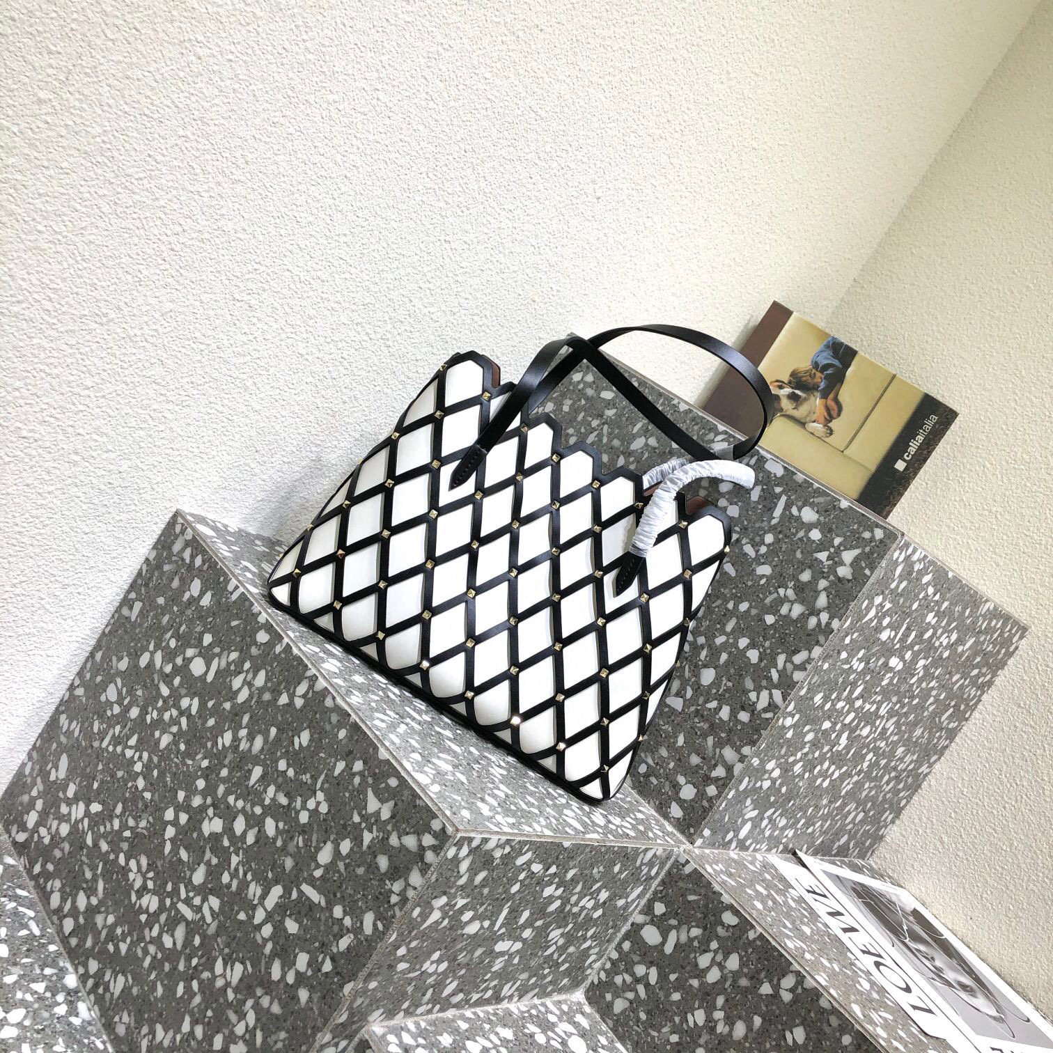 Valentino Beehive