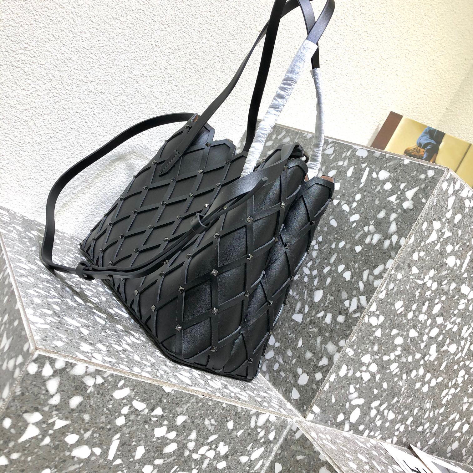 Valentino Beehive
