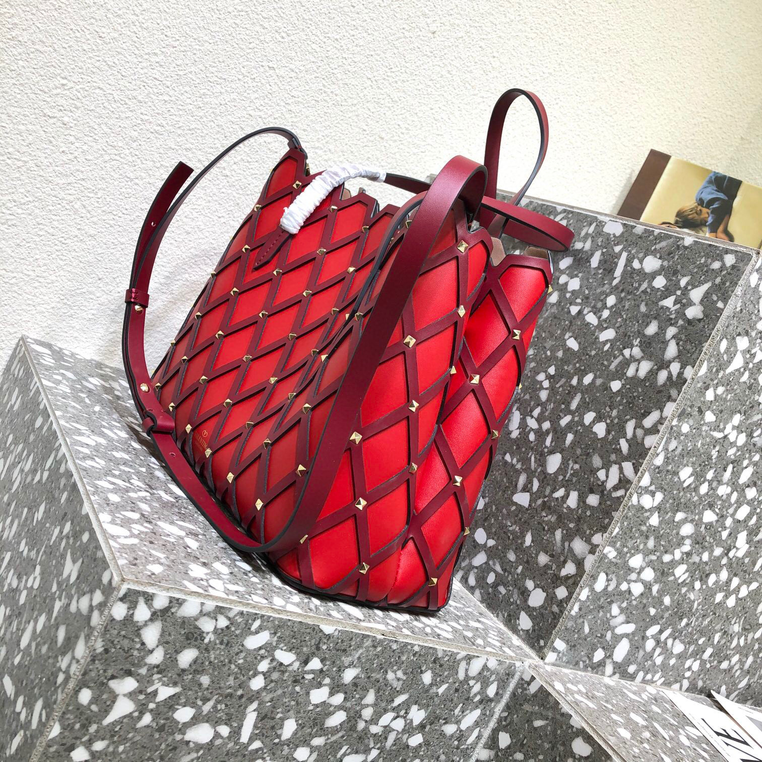 Valentino Beehive