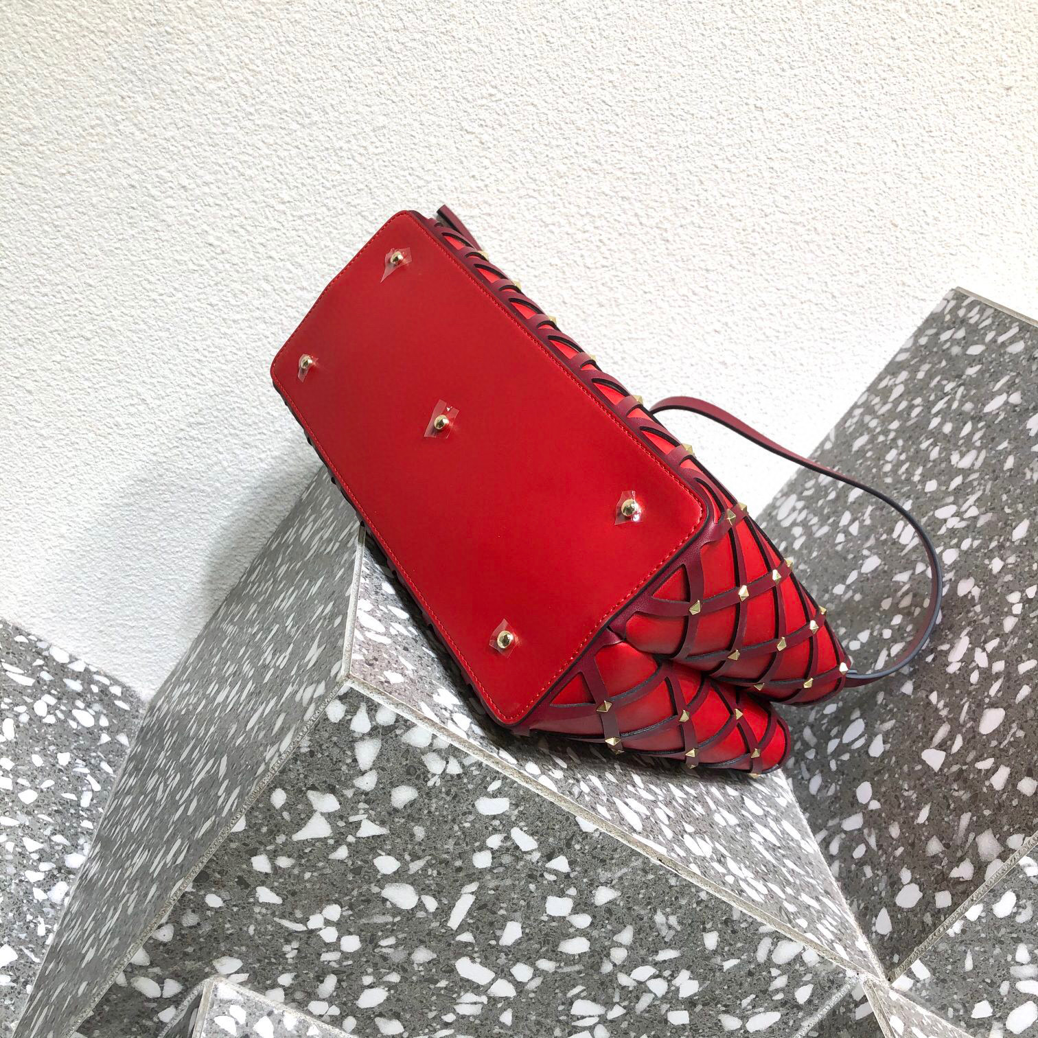 Valentino Beehive