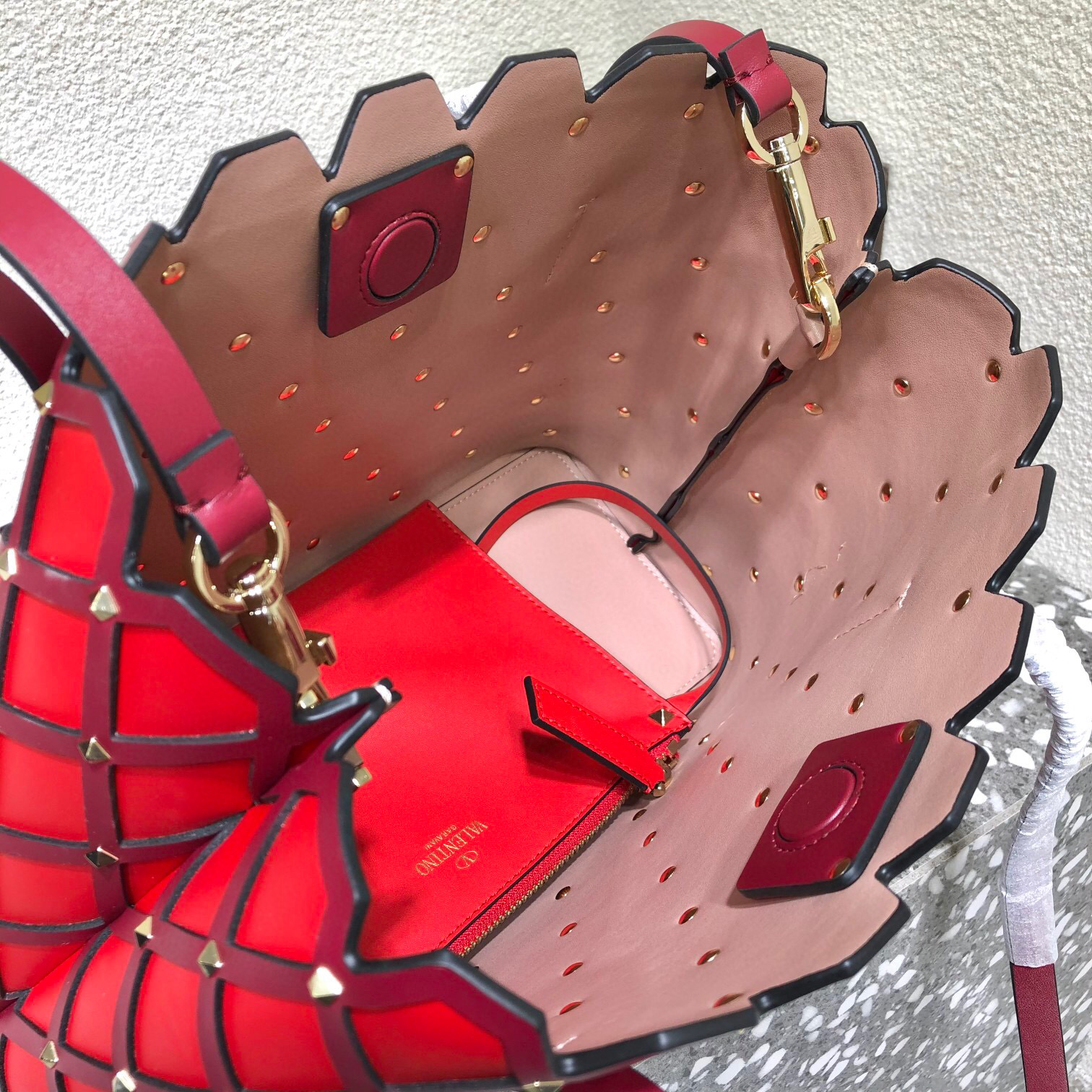 Valentino Beehive
