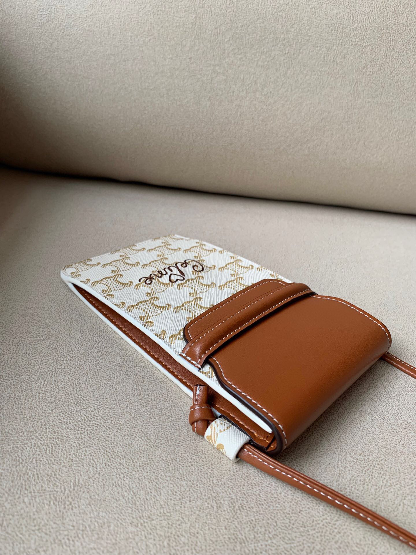 Ce**e mobile phone bag