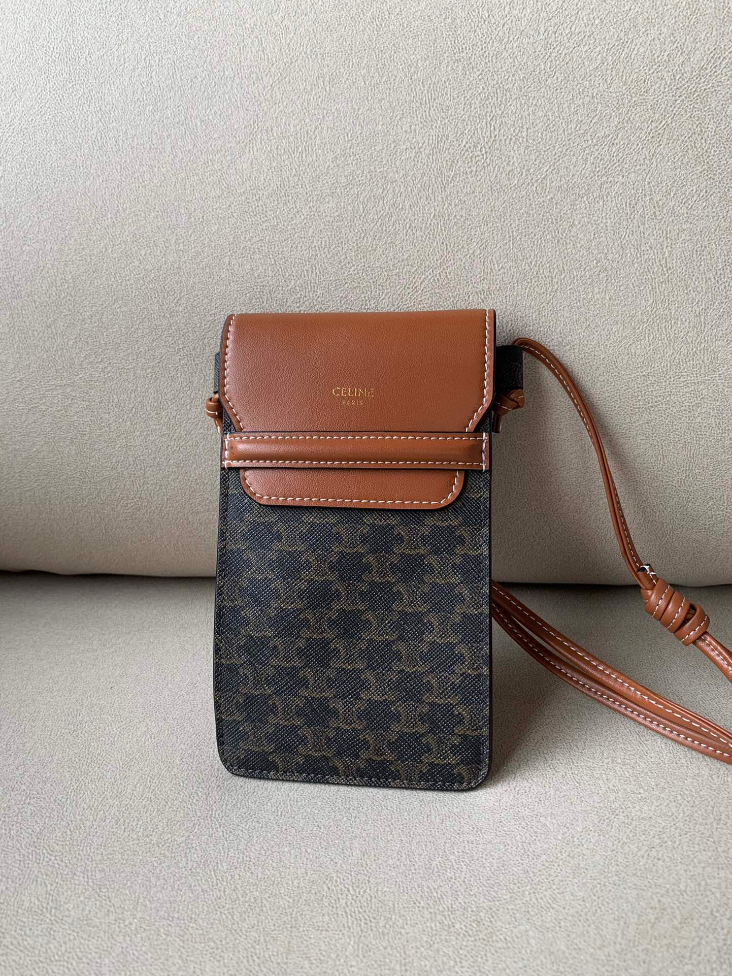Ce**e mobile phone bag
