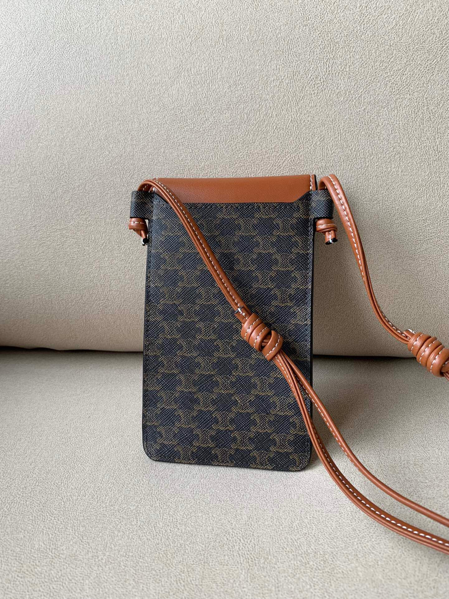 Ce**e mobile phone bag