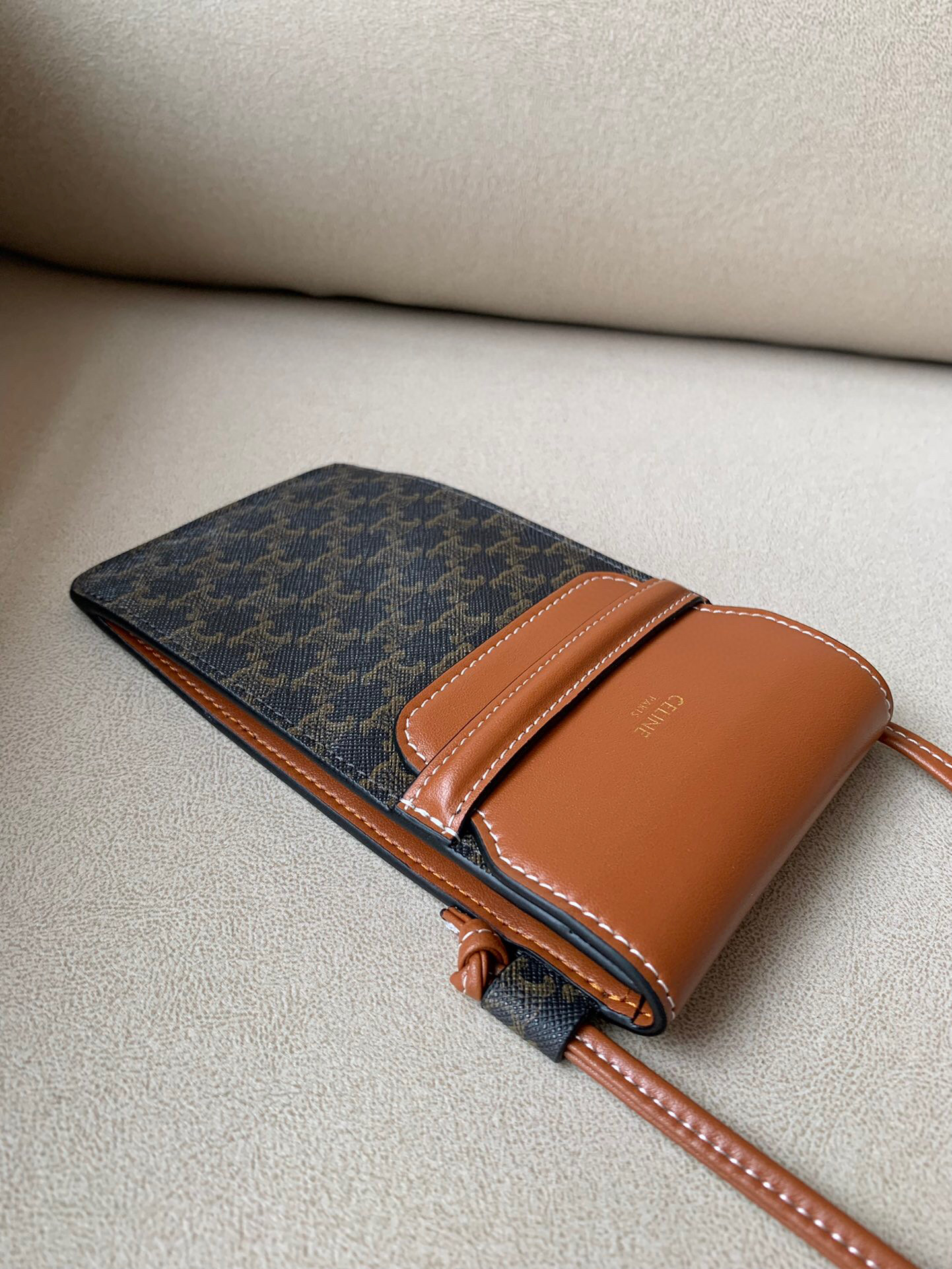 Ce**e mobile phone bag