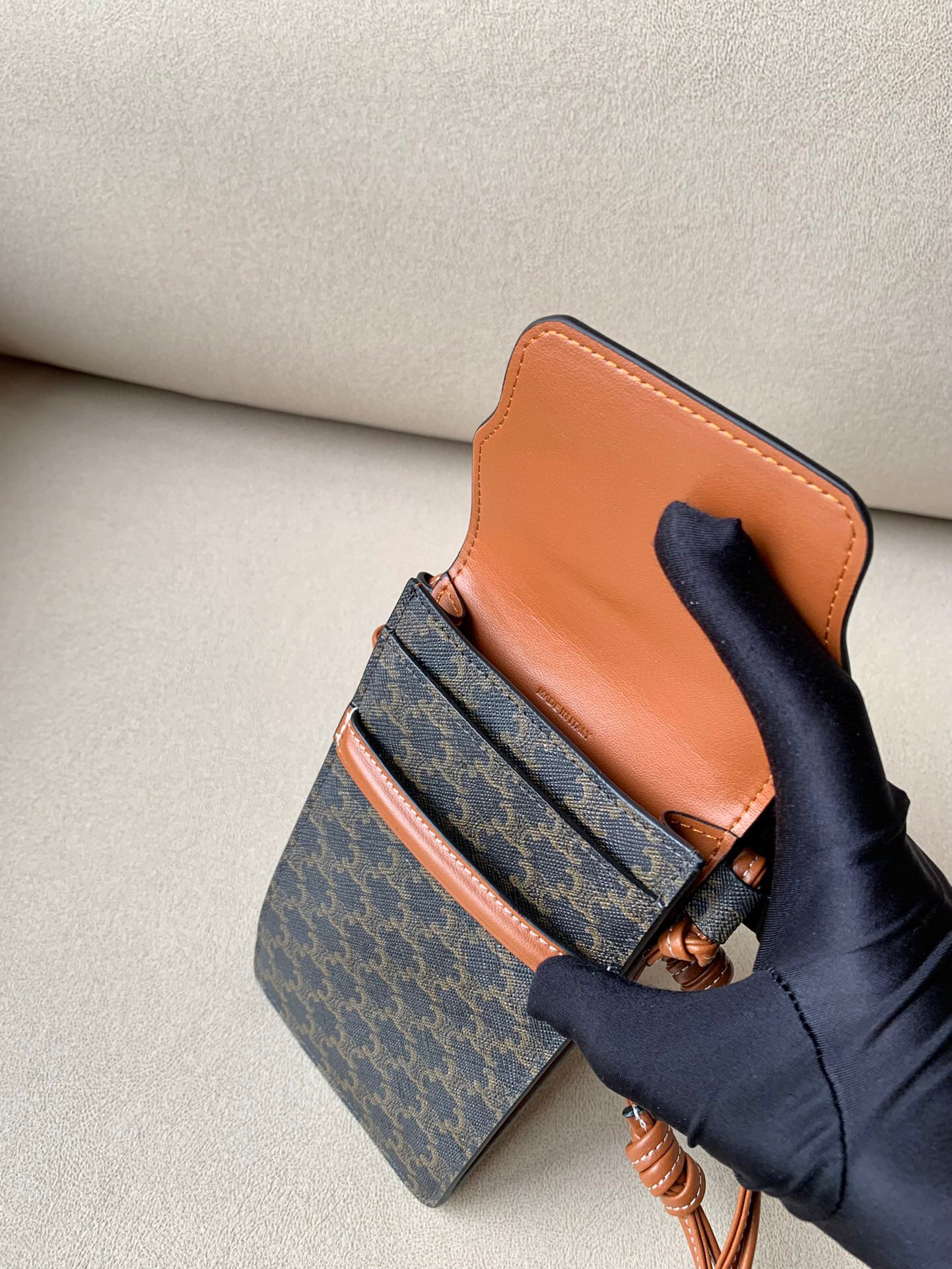 Ce**e mobile phone bag
