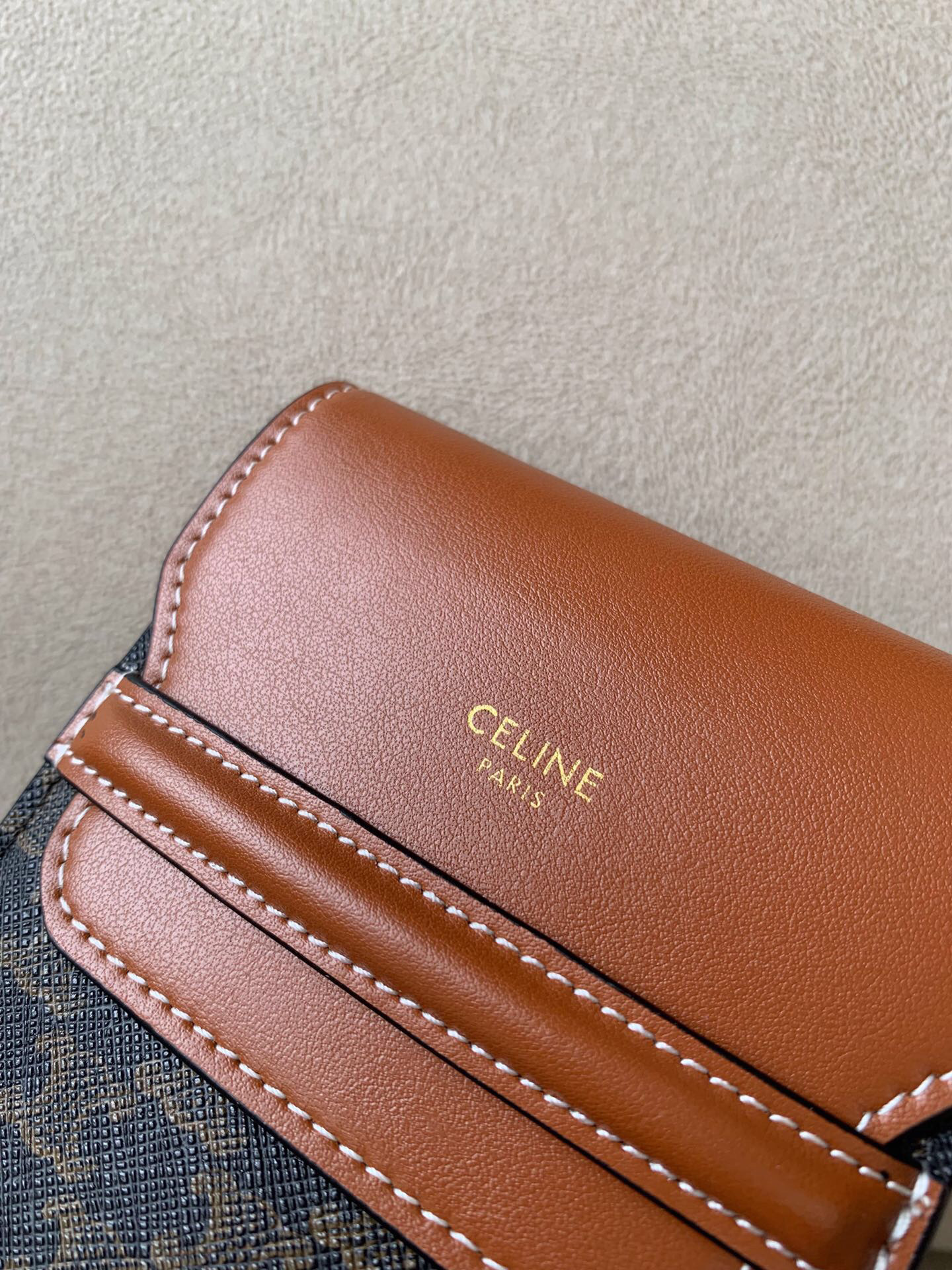 Ce**e mobile phone bag