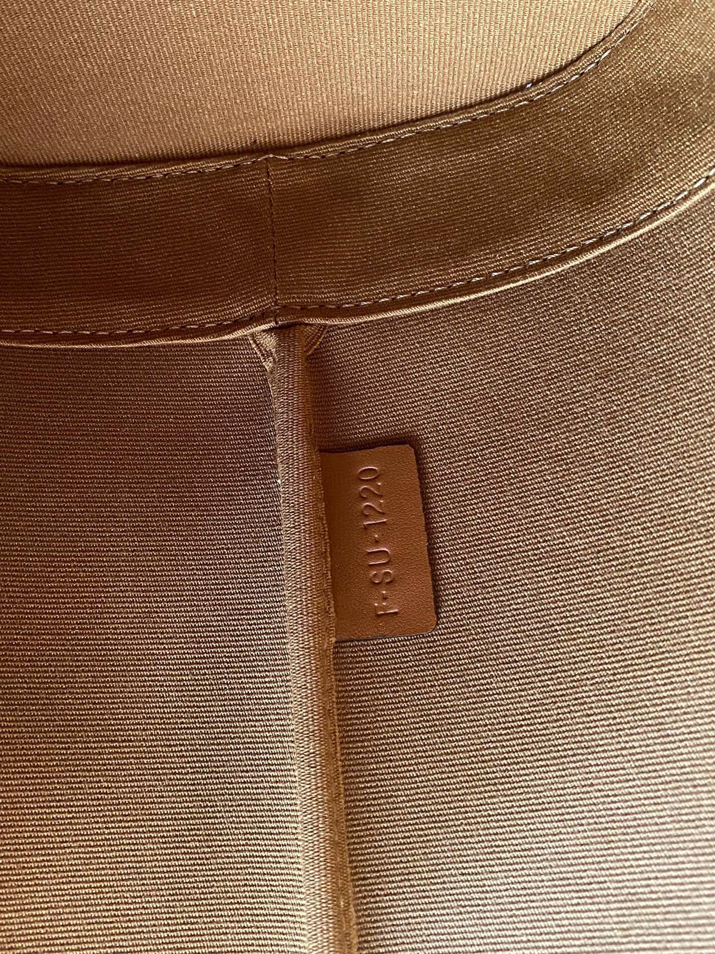 Ce**e canvas bucket
