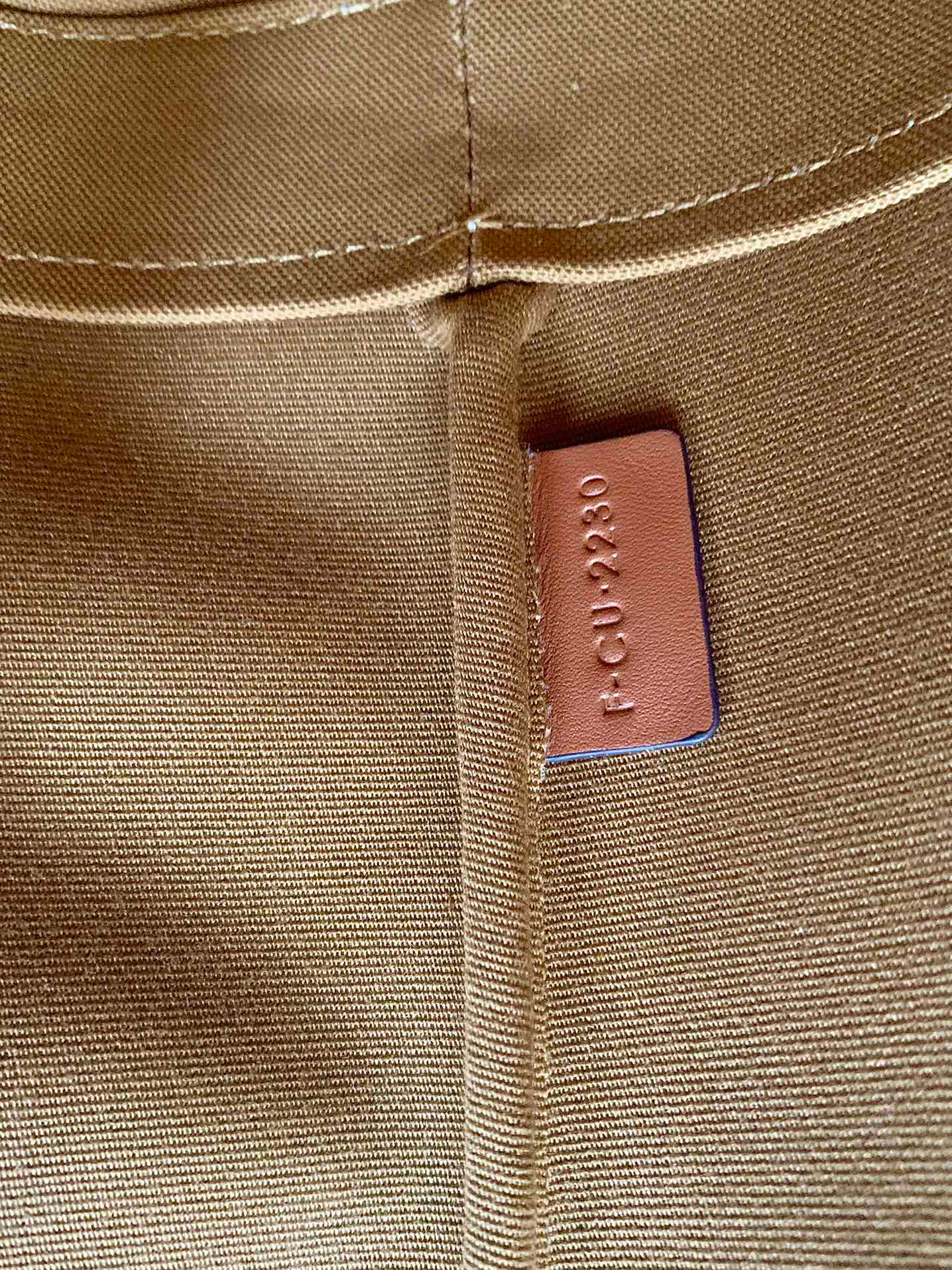 Ce**e canvas bucket