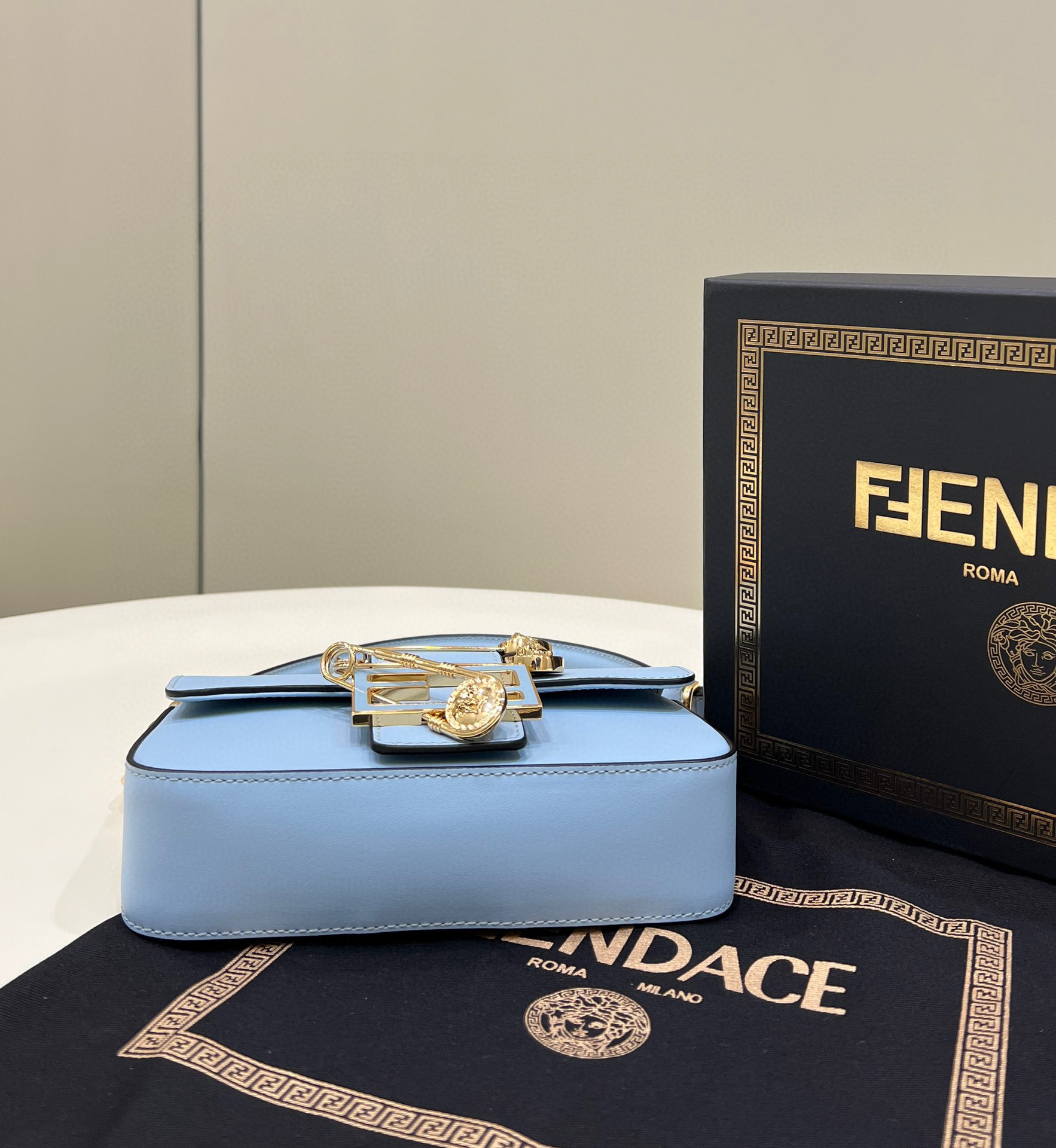 F**di & versace baguette