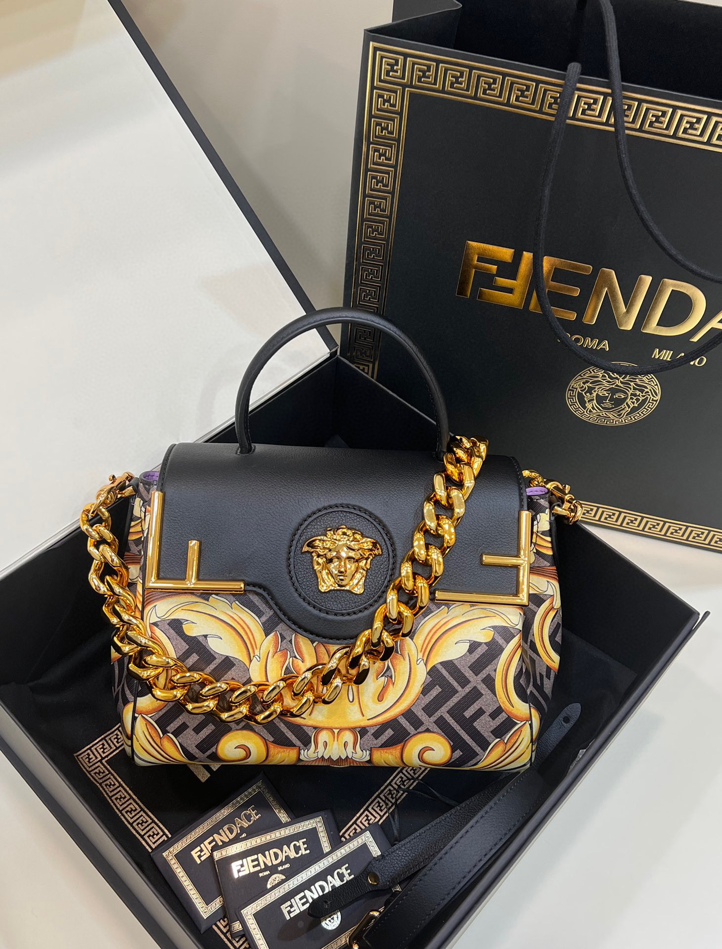 F**di & versace la medusa