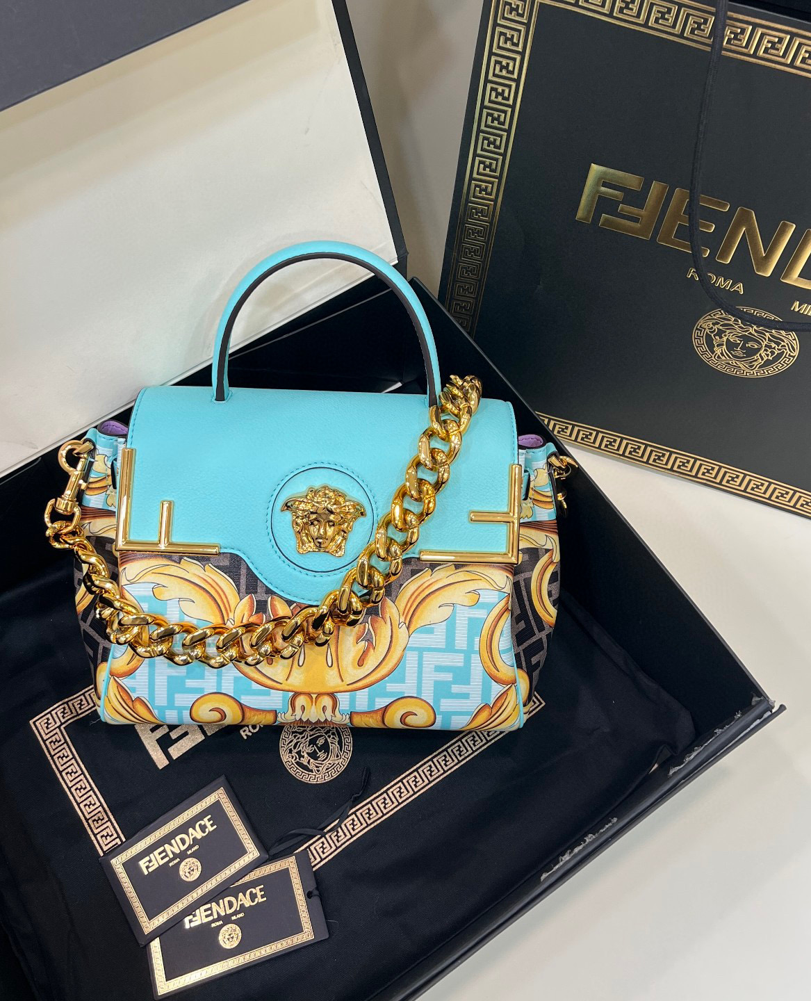 F**di & versace la medusa