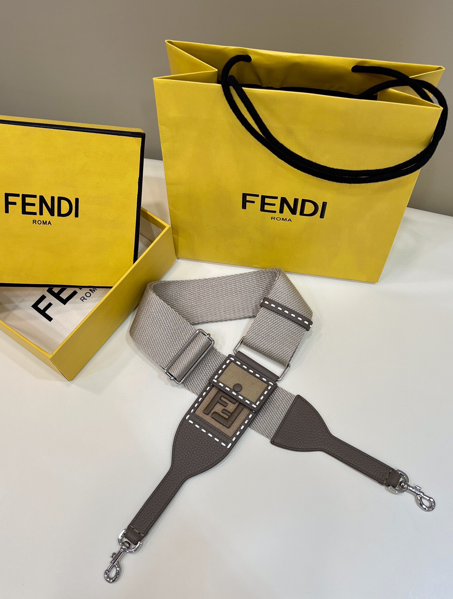 F**di strap