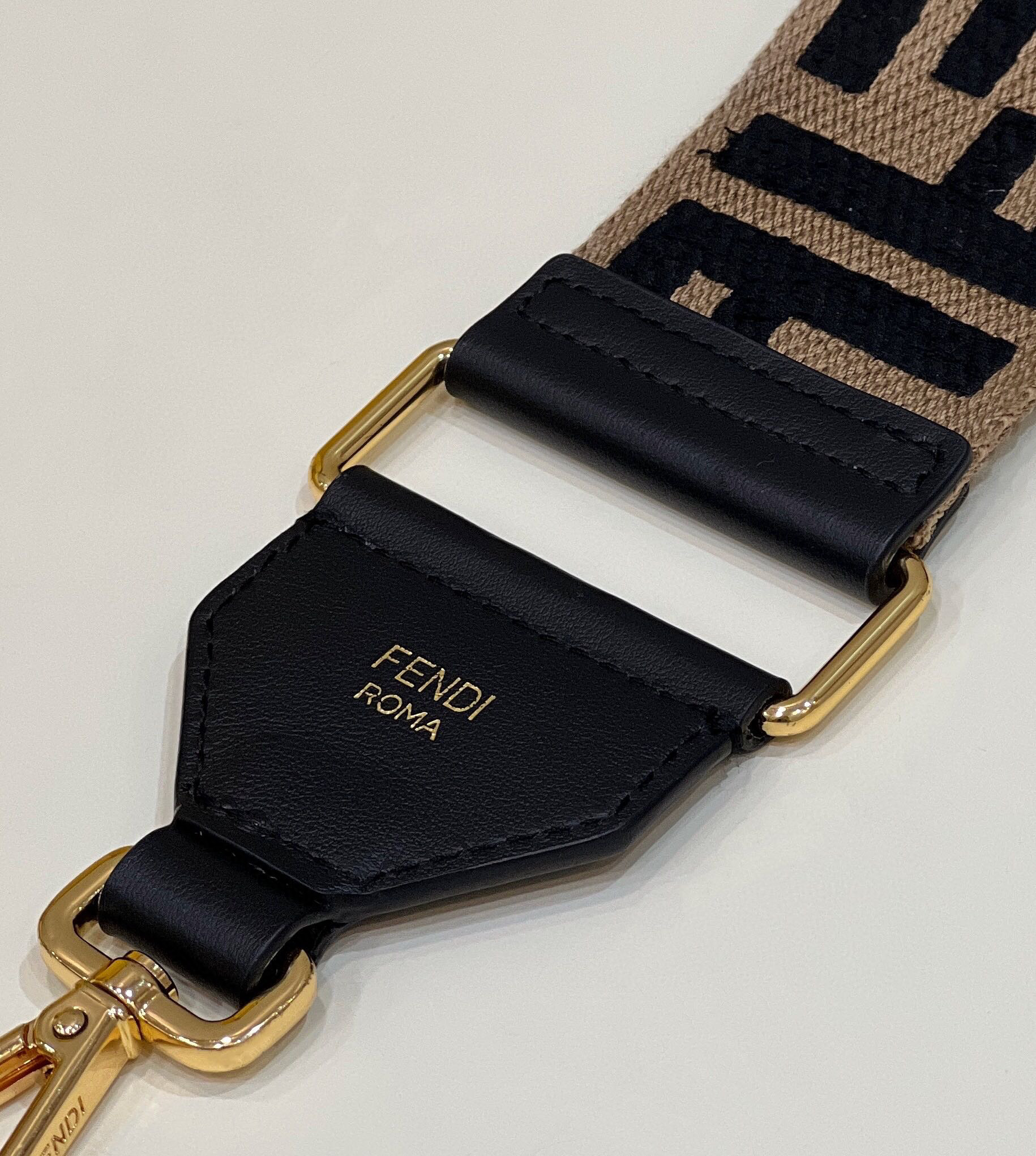 F**di strap