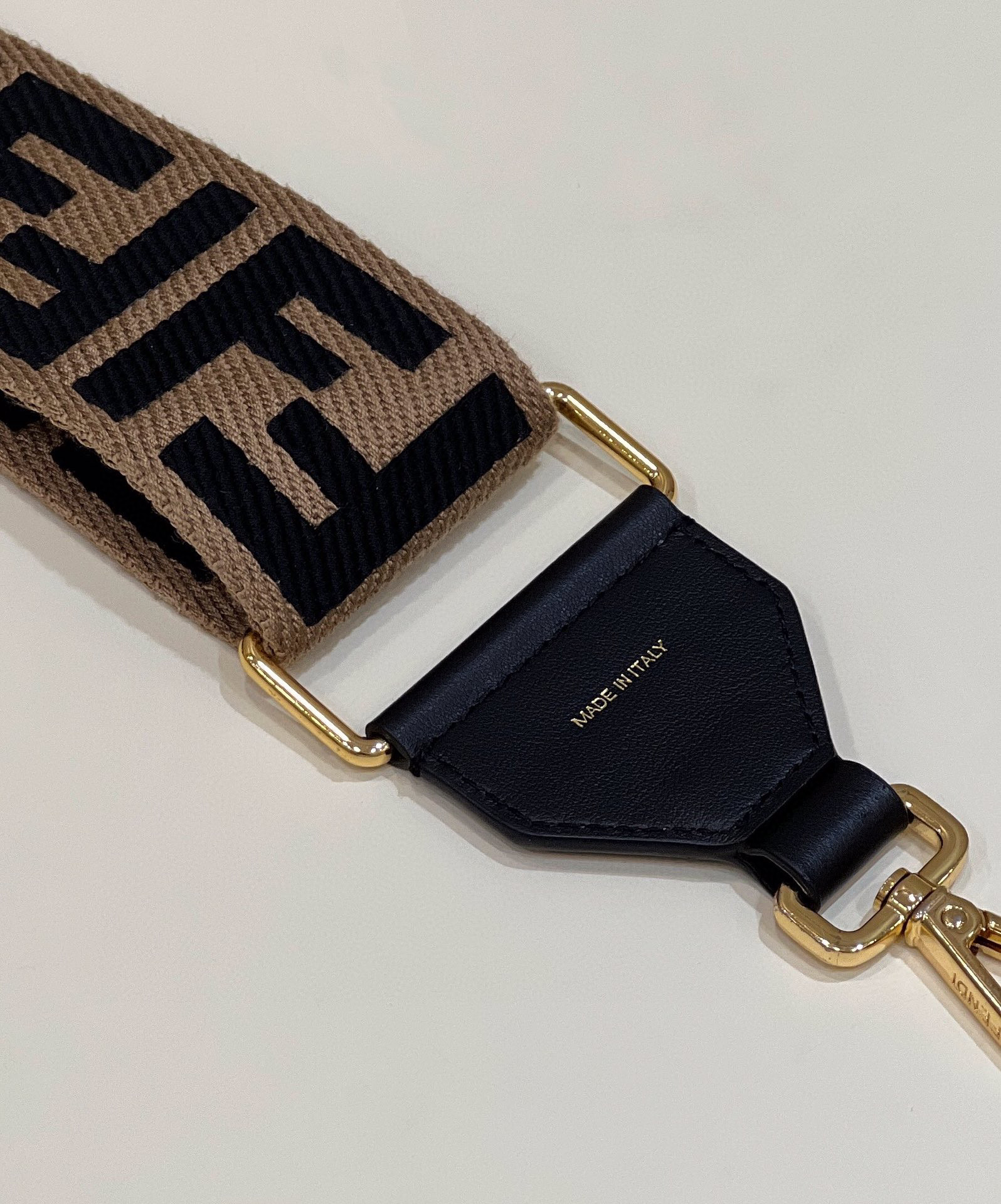 F**di strap