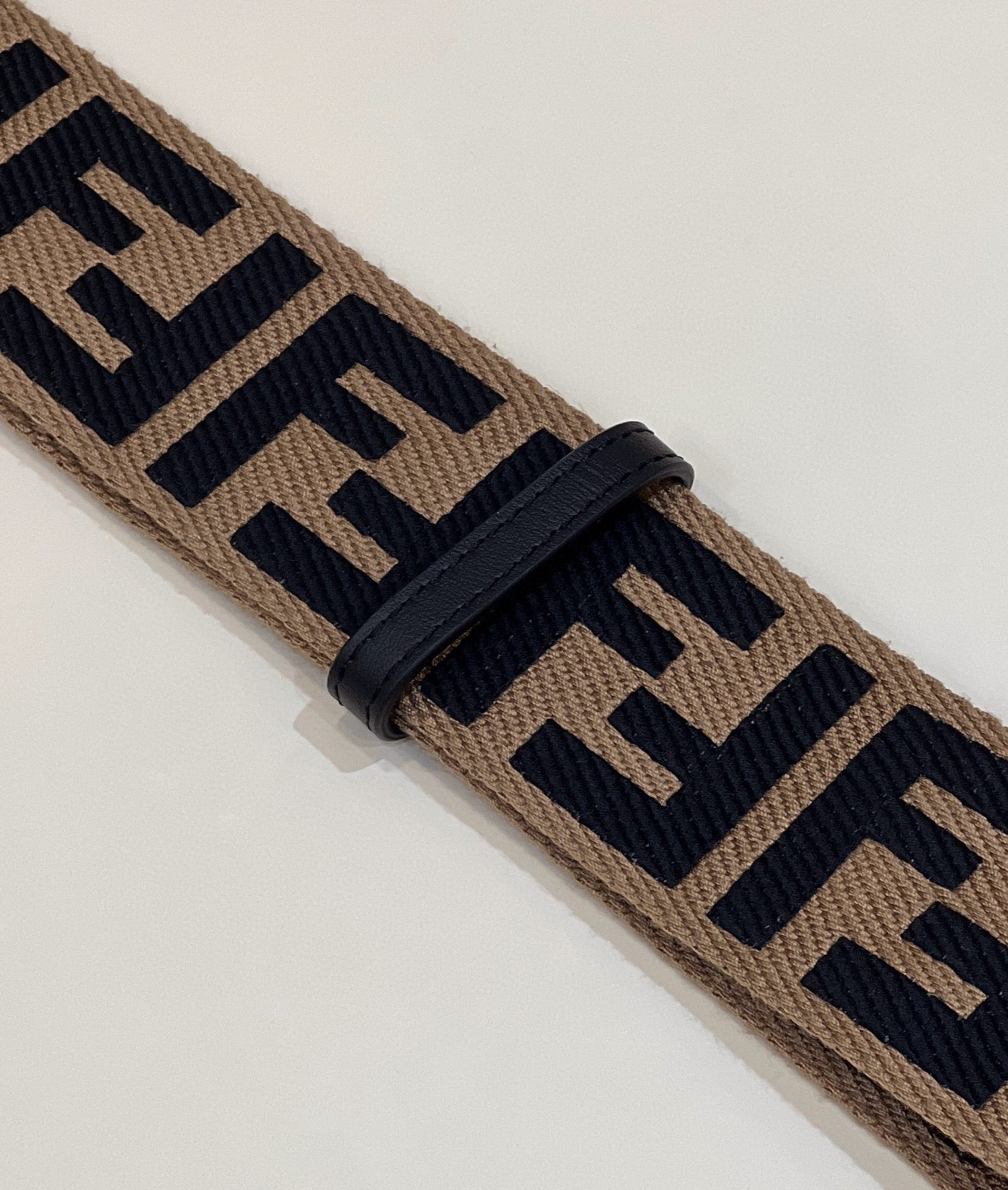 F**di strap