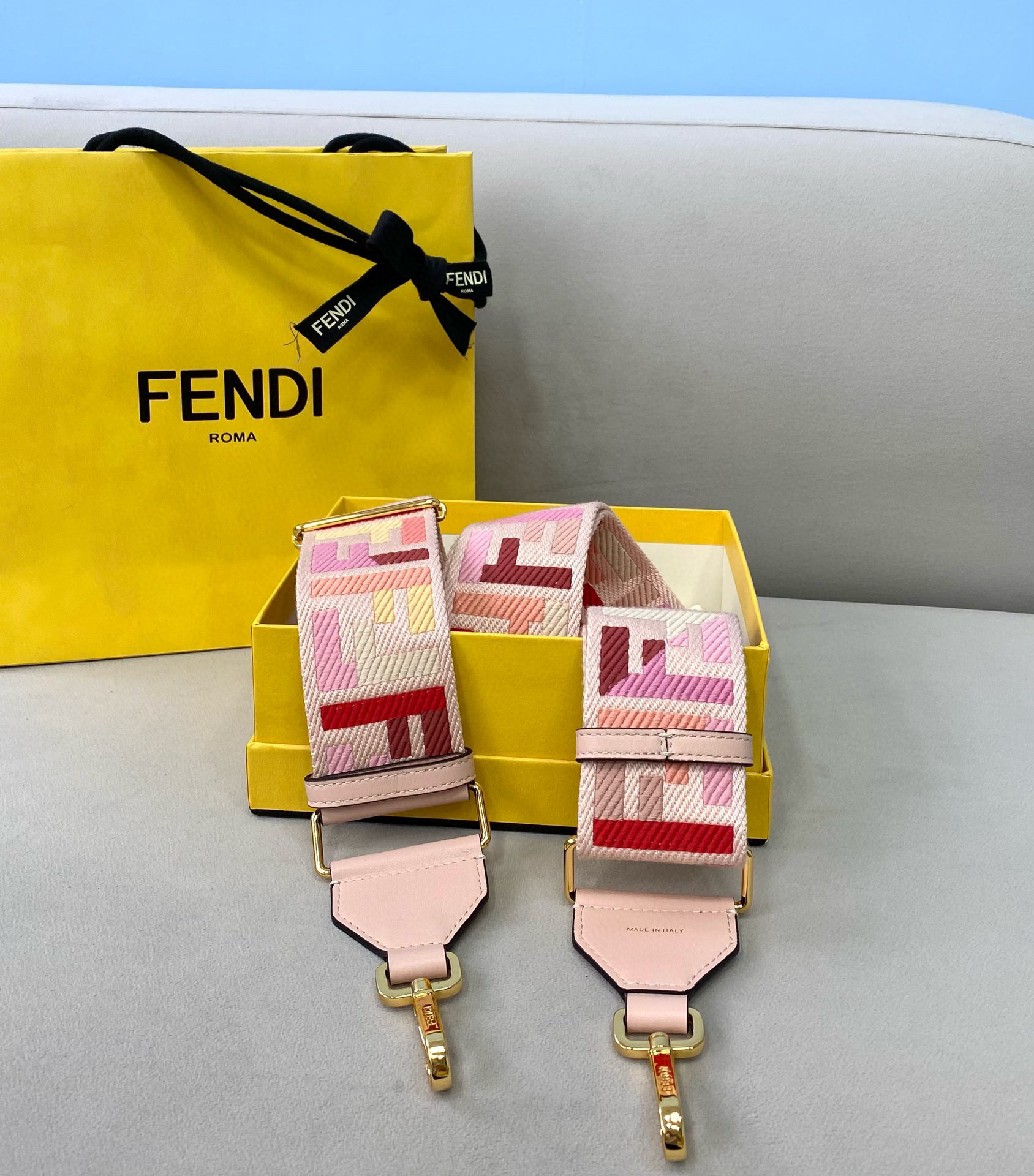 F**di strap