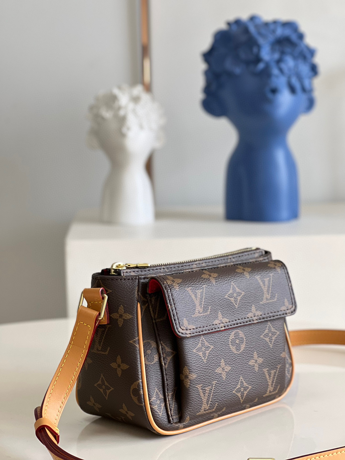 l**is V*t*n viva cite bag
