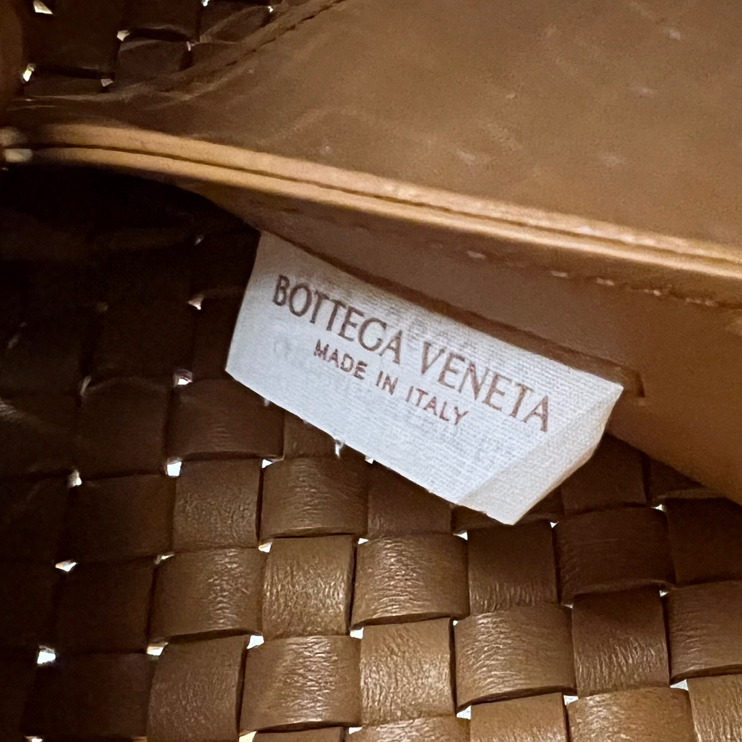 bo*te*ga Ve*ne*ta cabat