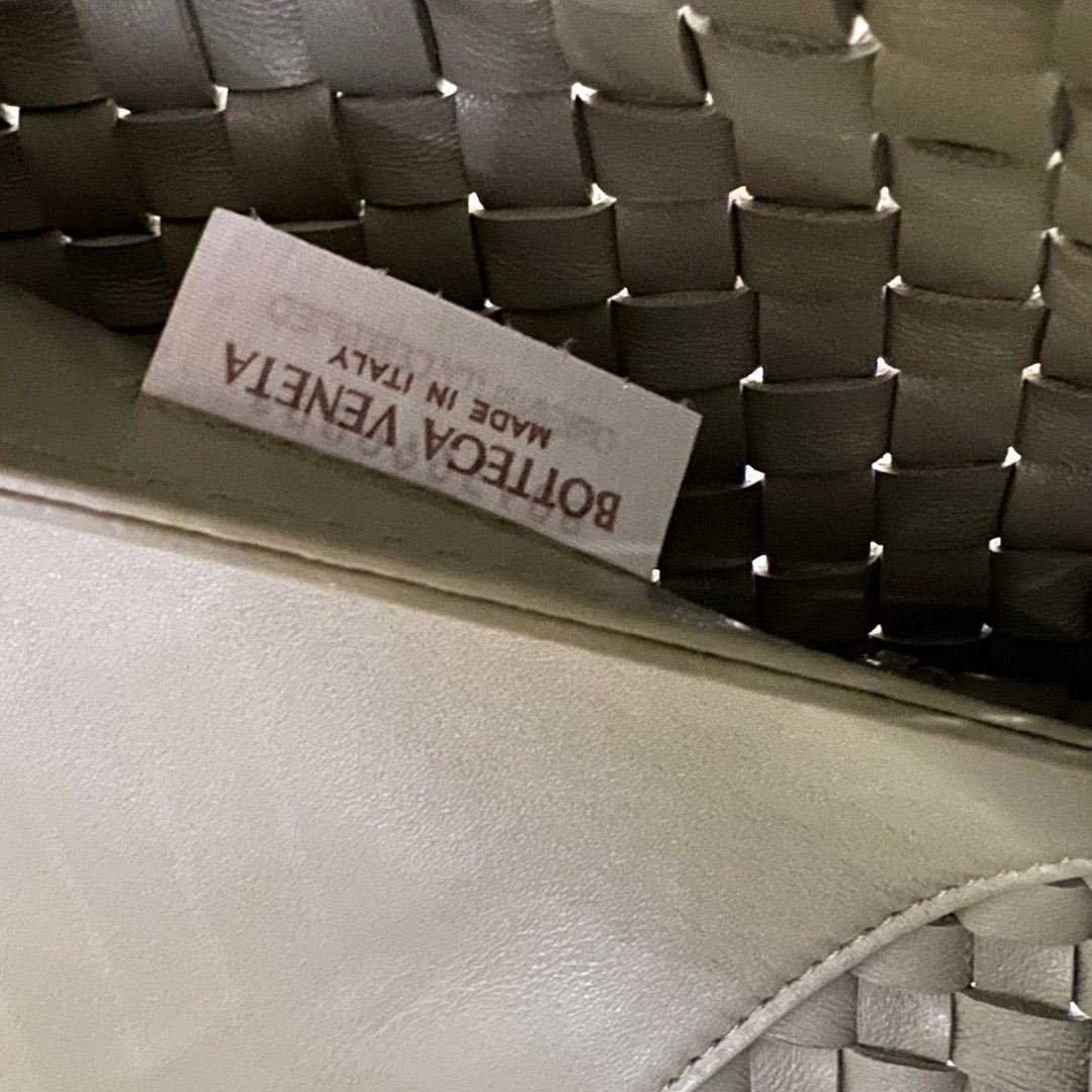 bo*te*ga Ve*ne*ta cabat