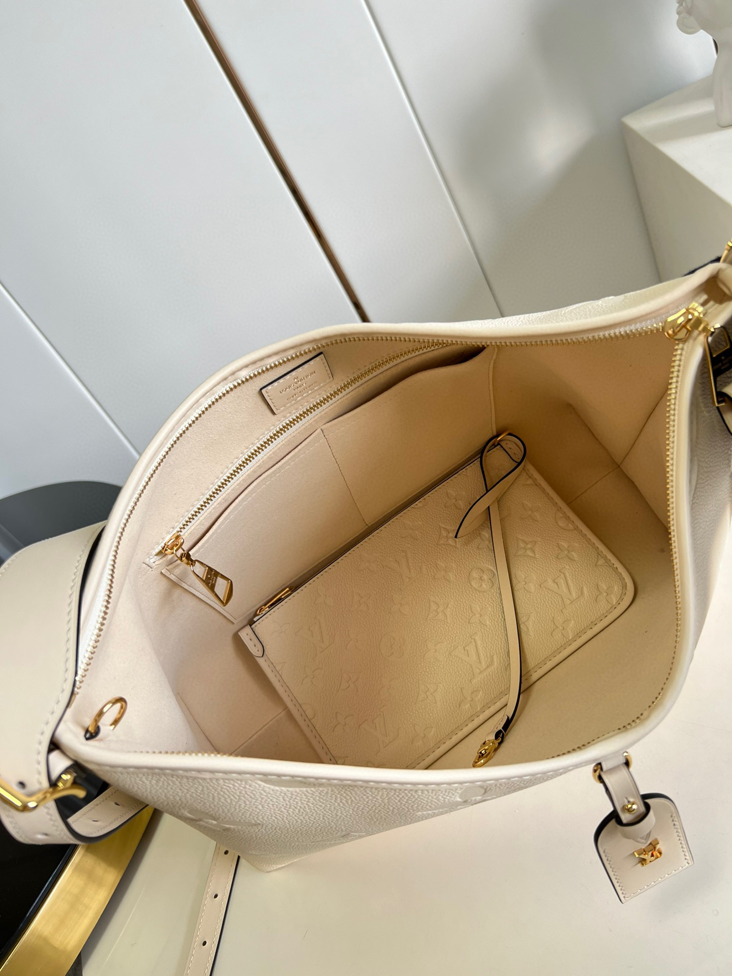 l**is V*t*n carryall mm