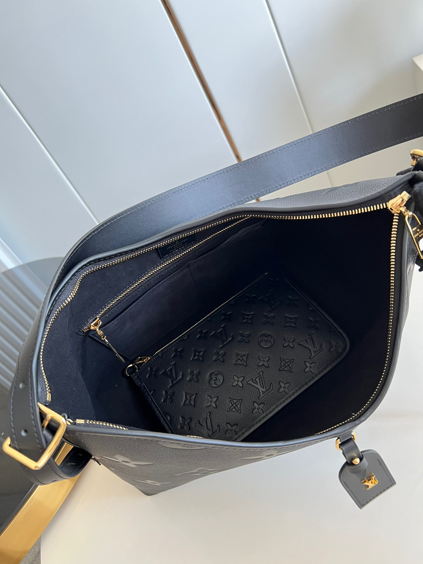 l**is V*t*n carryall mm