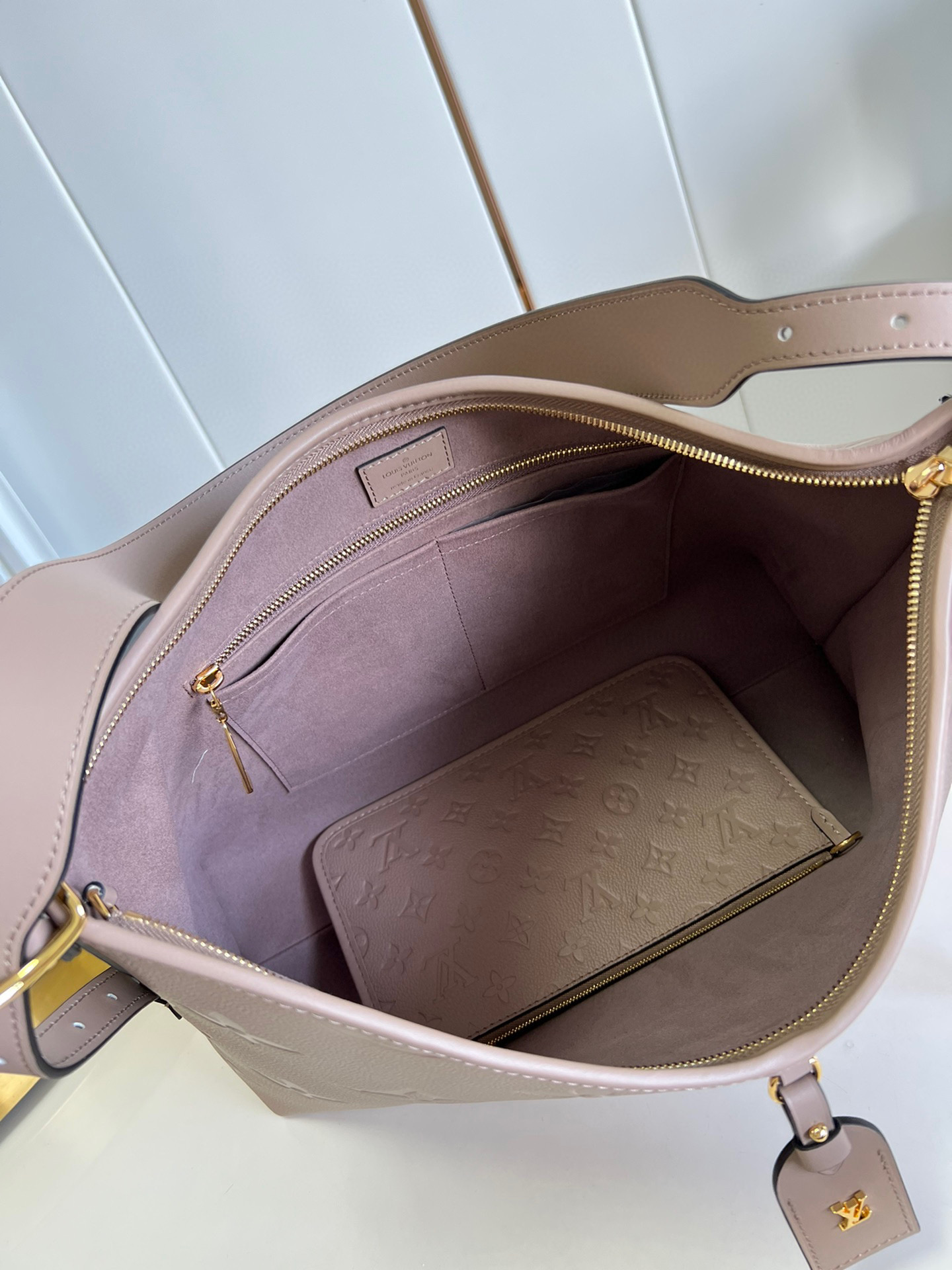 l**is V*t*n carryall mm