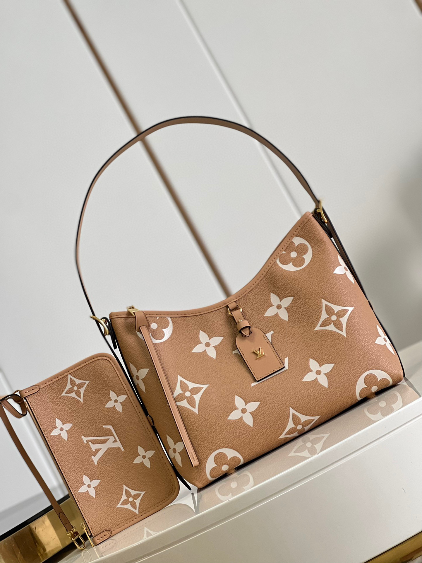 l**is V*t*n carryall pm