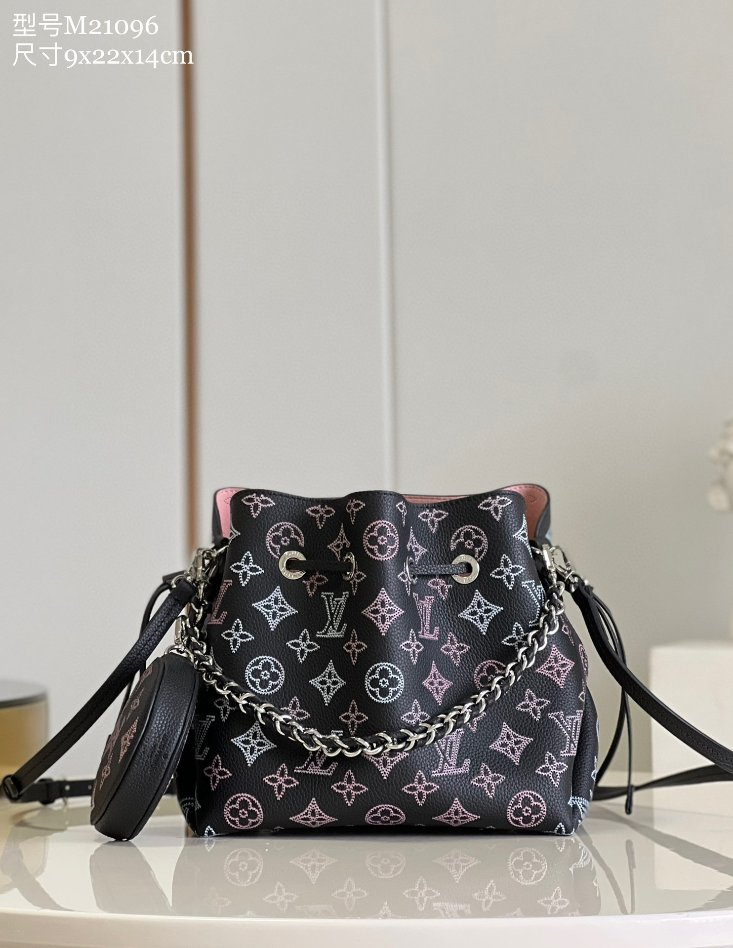 l**is V*t*n bella tote