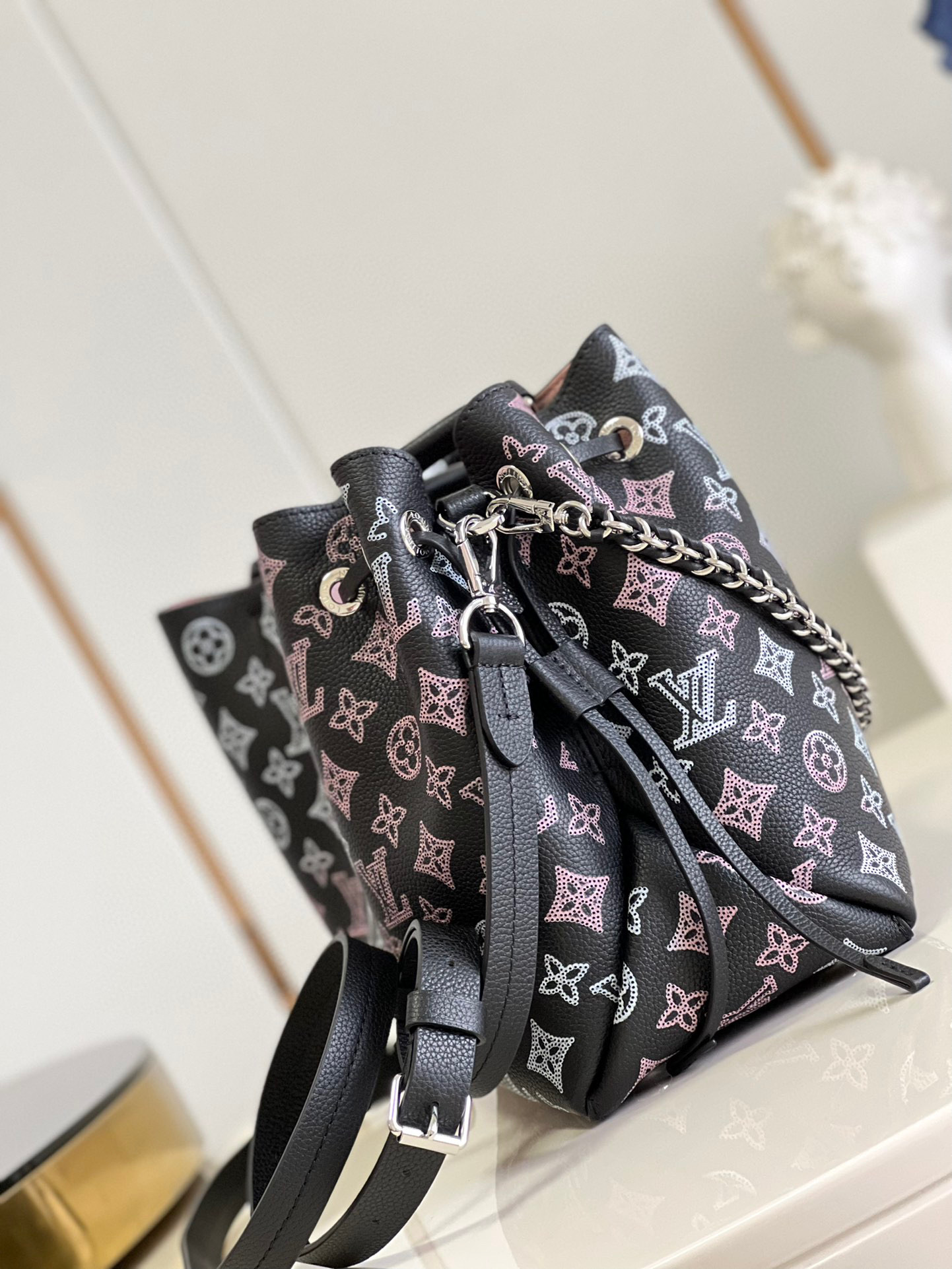 l**is V*t*n bella tote