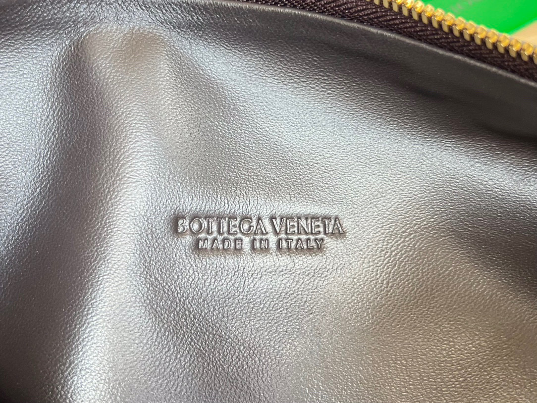 bo*te*ga Ve*ne*ta teen jodie