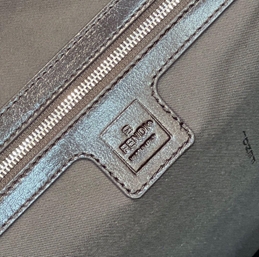 F**di tote