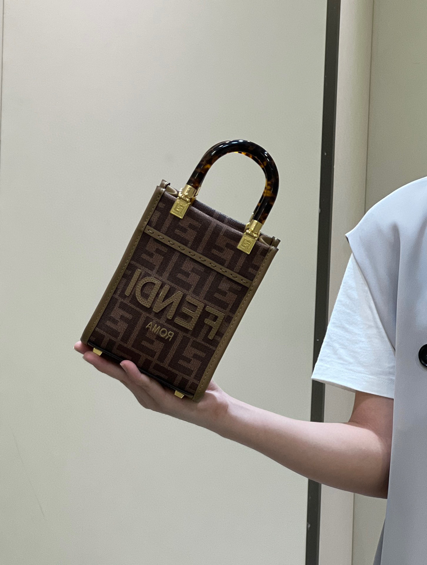 F**di tote