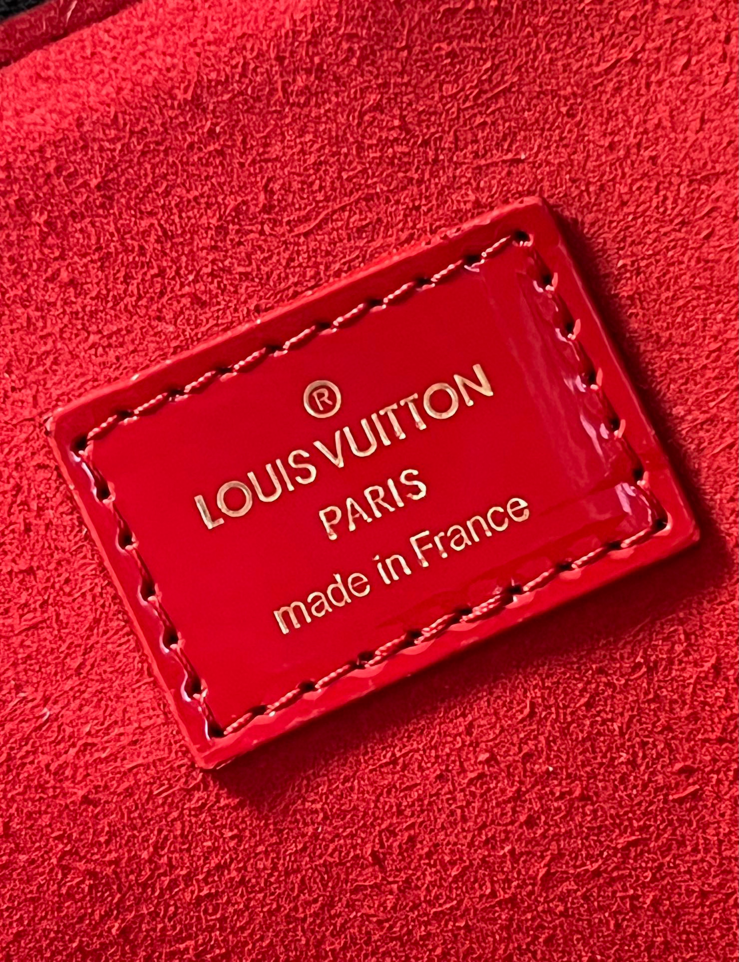 l**is V*t*n coussin mm