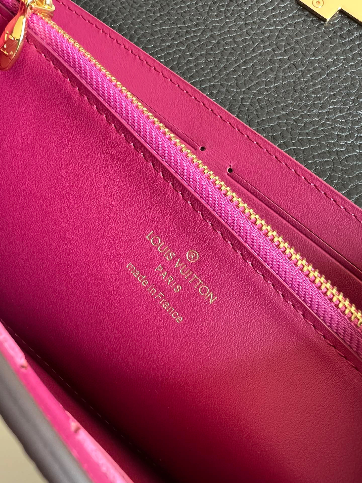 l**is V*t*n wallet capucines