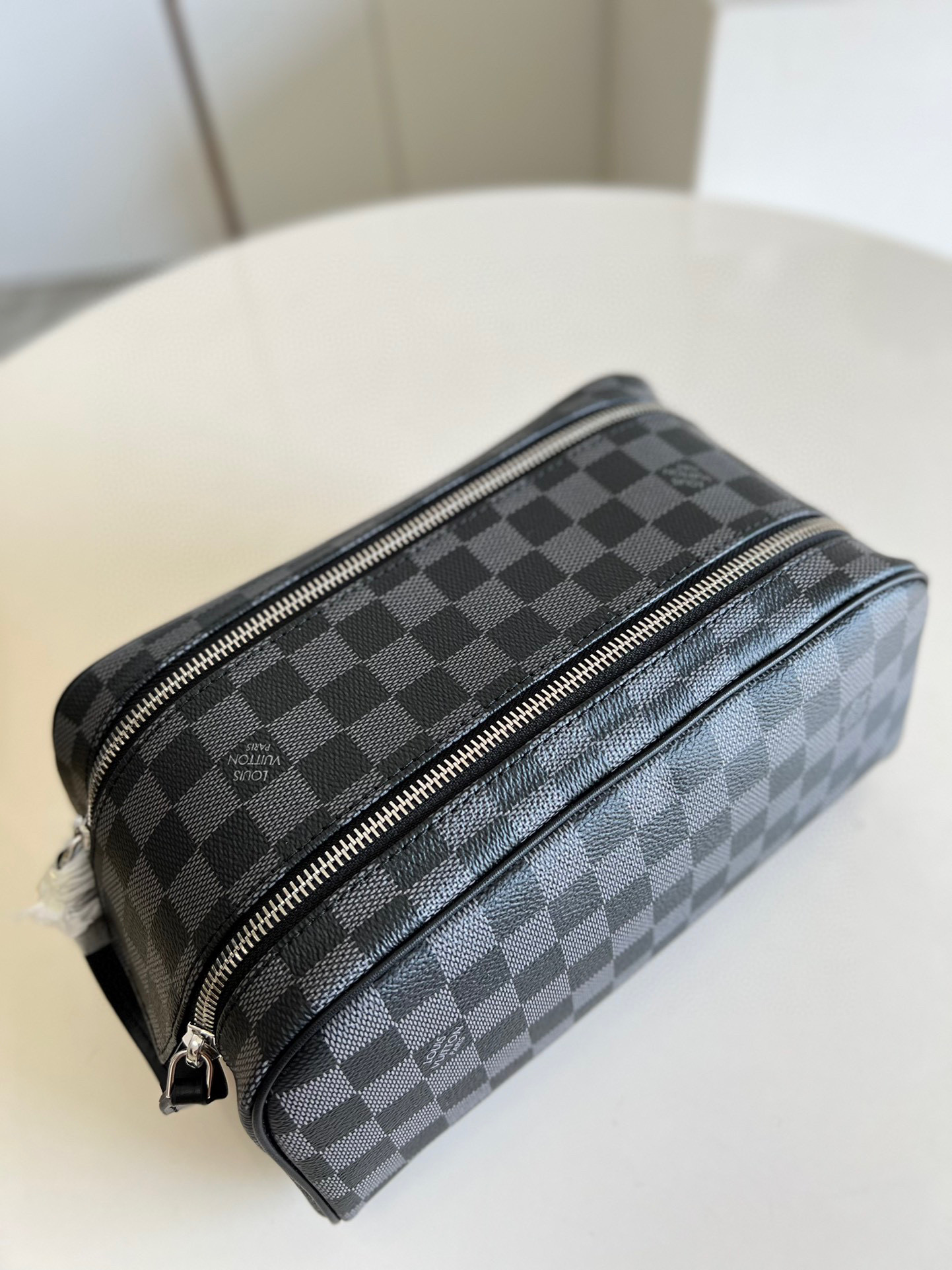 l**is V*t*n dopp kit toilet pouch