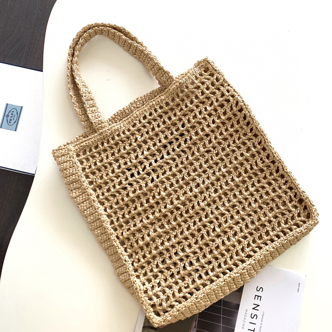Pra*a crochet tote bag