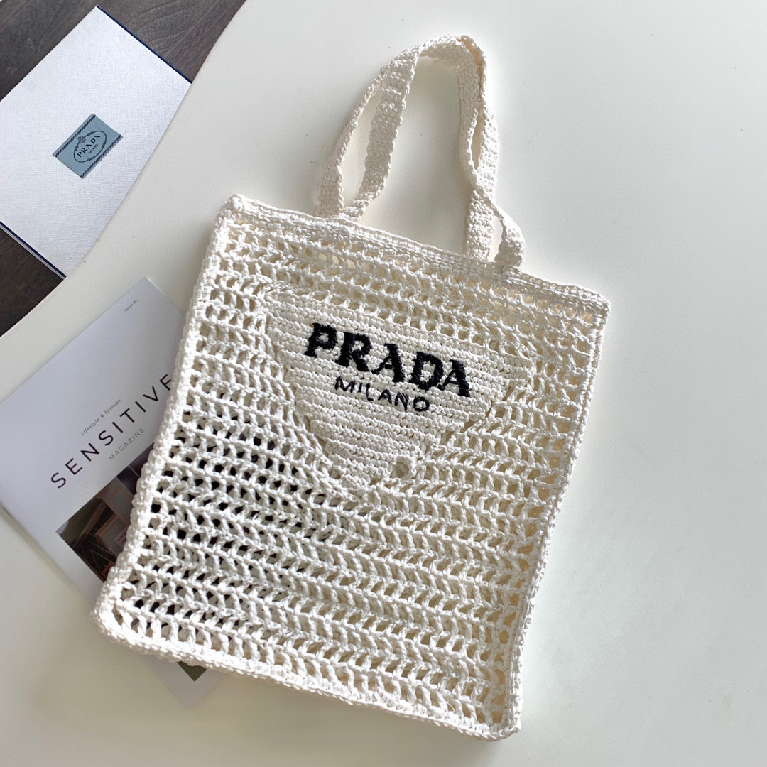 Pra*a crochet tote bag