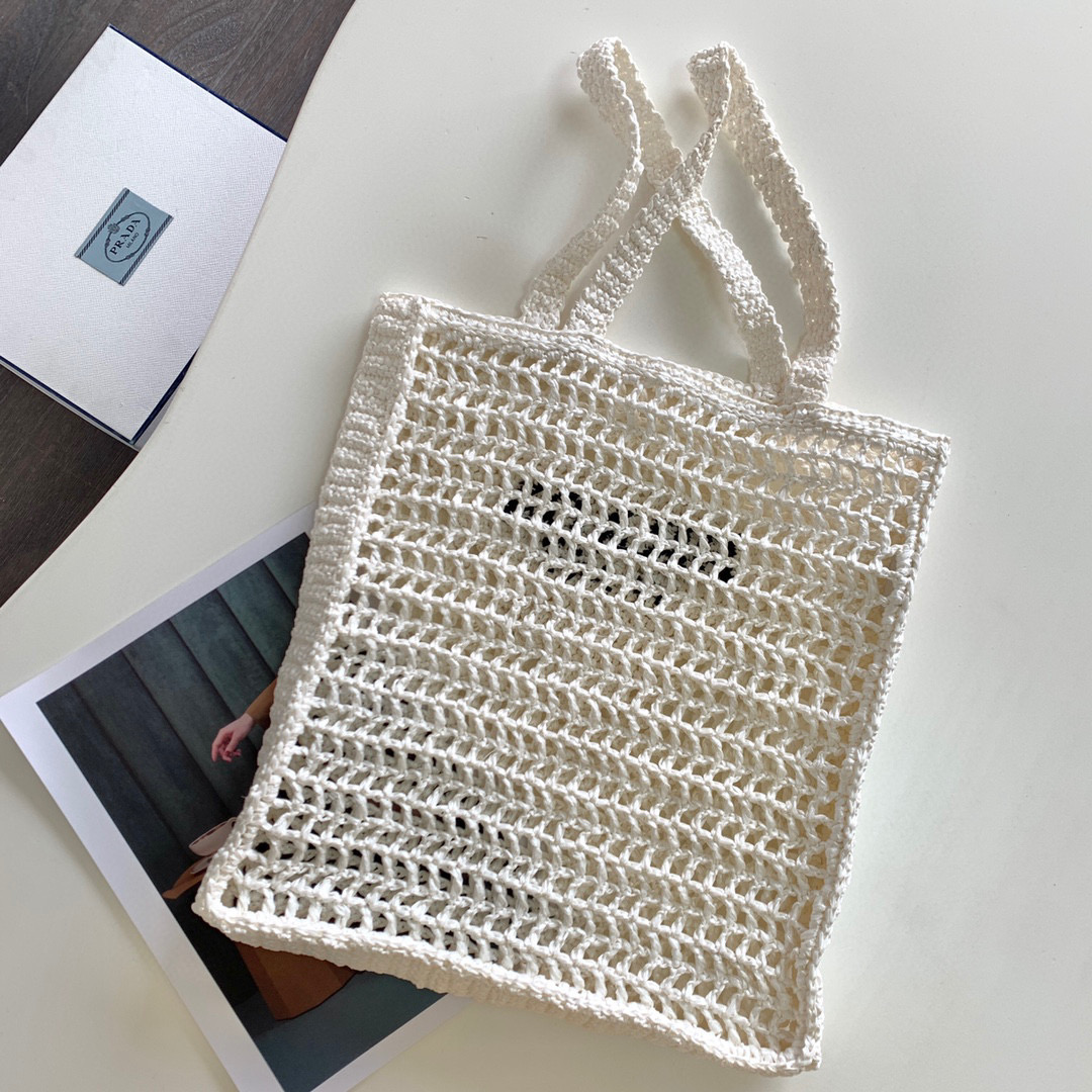 Pra*a crochet tote bag