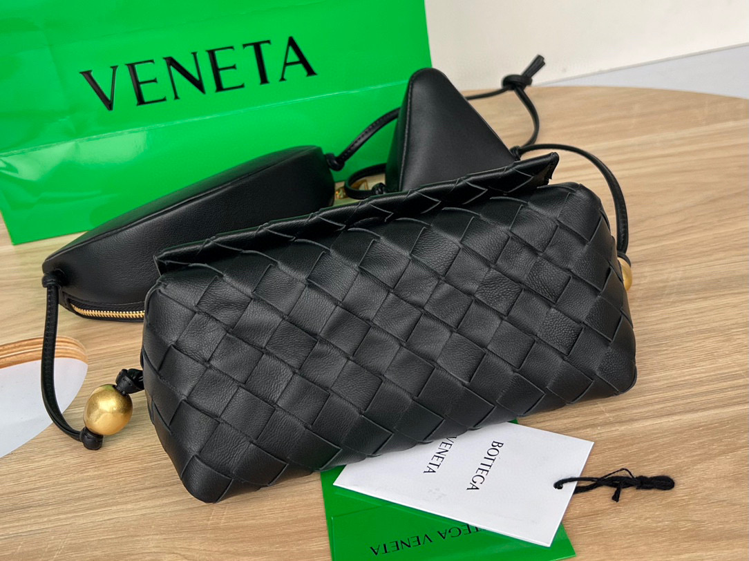 bo*te*ga Ve*ne*ta multi cross body pouch