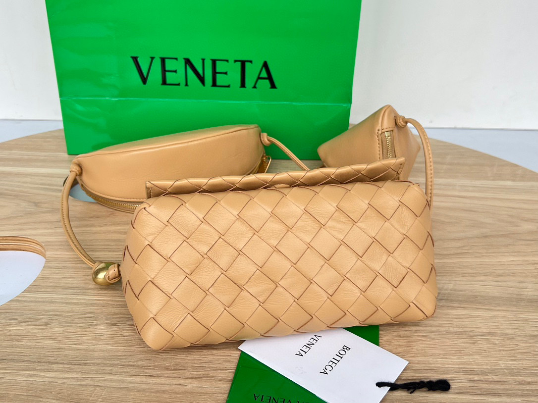 bo*te*ga Ve*ne*ta multi cross body pouch